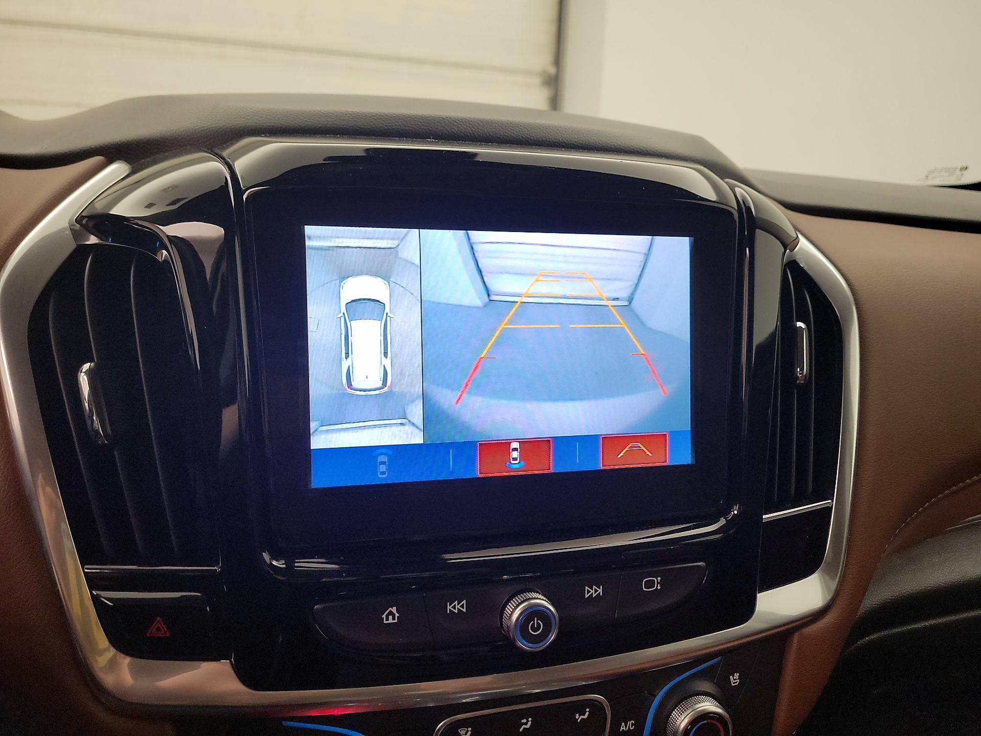 Thumbnail: 2019 Chevrolet Traverse - 14