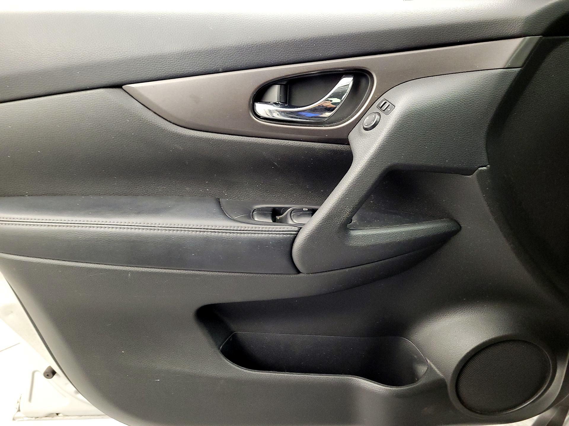 Thumbnail: 2014 Nissan Rogue - 12