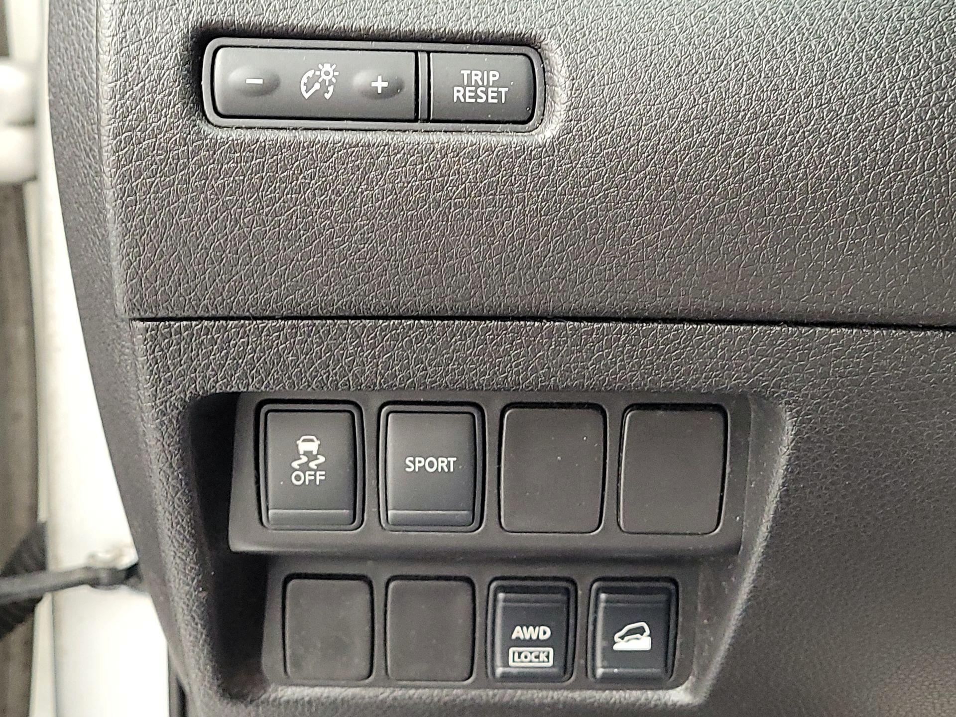 Thumbnail: 2014 Nissan Rogue - 13