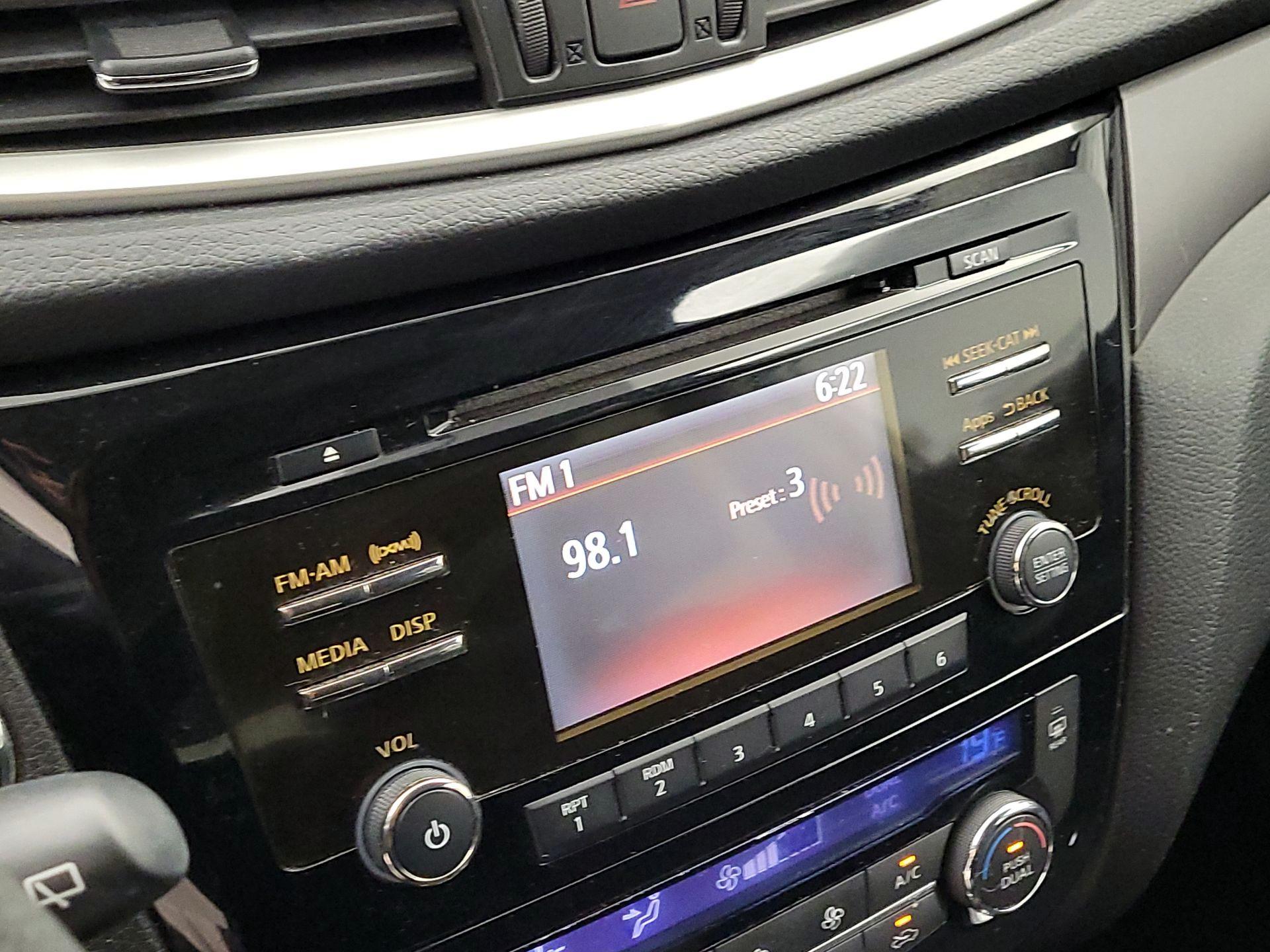 Thumbnail: 2014 Nissan Rogue - 15