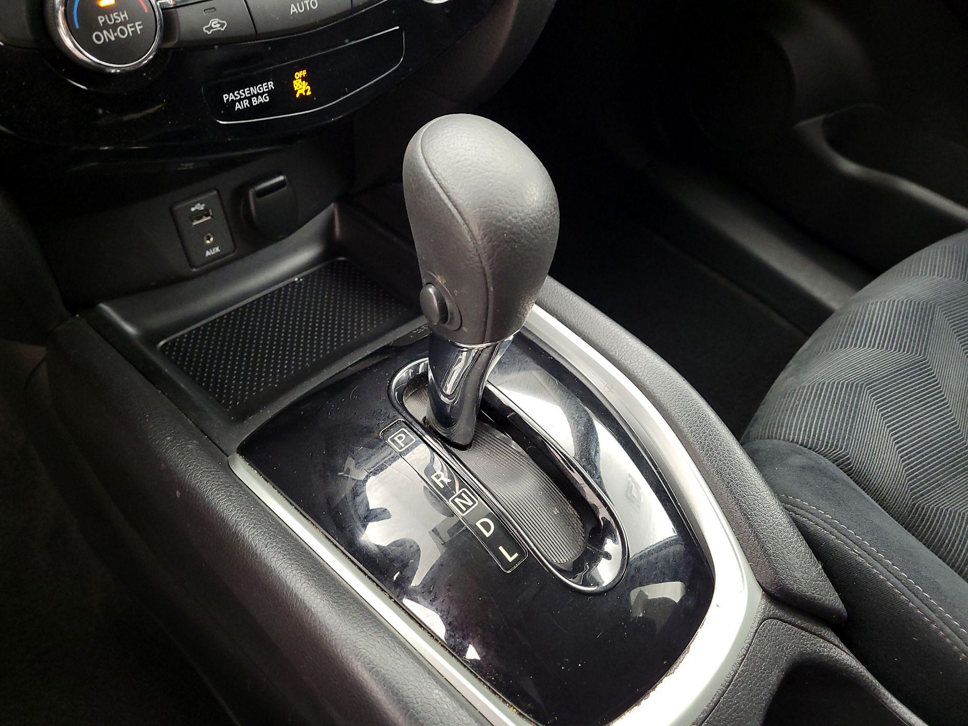 Thumbnail: 2014 Nissan Rogue - 17