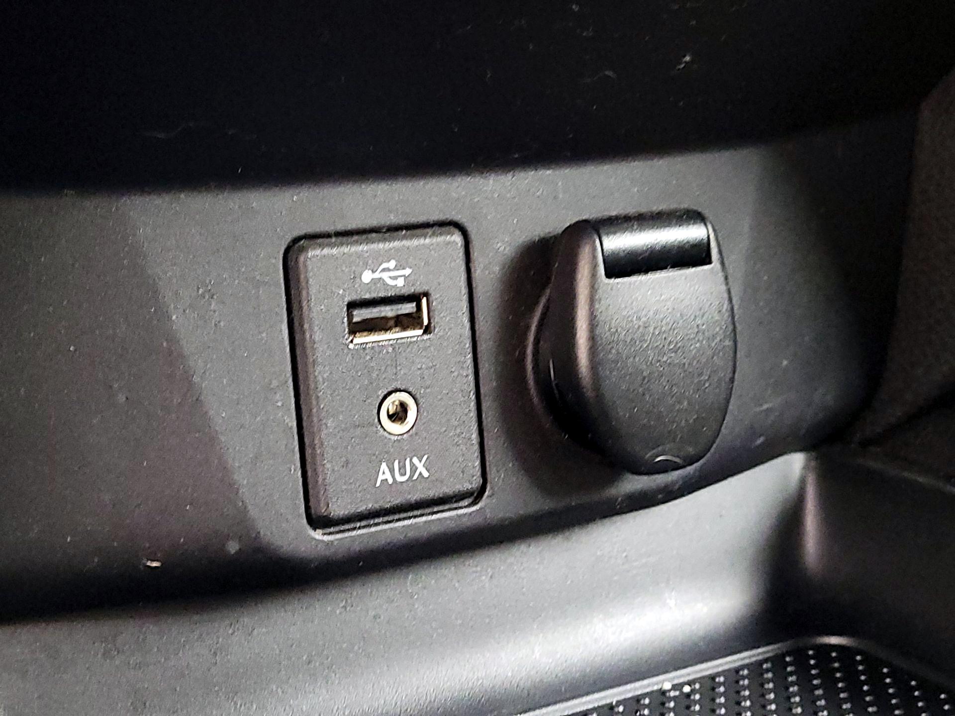 Thumbnail: 2014 Nissan Rogue - 18