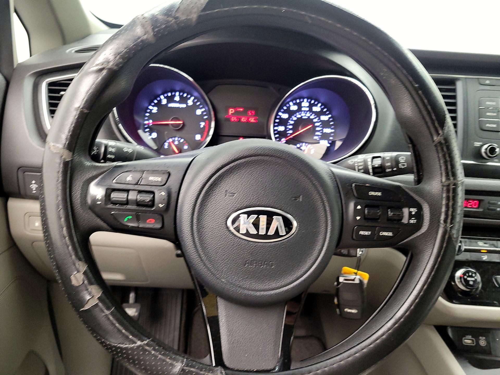 Thumbnail: 2017 Kia Sedona - 10