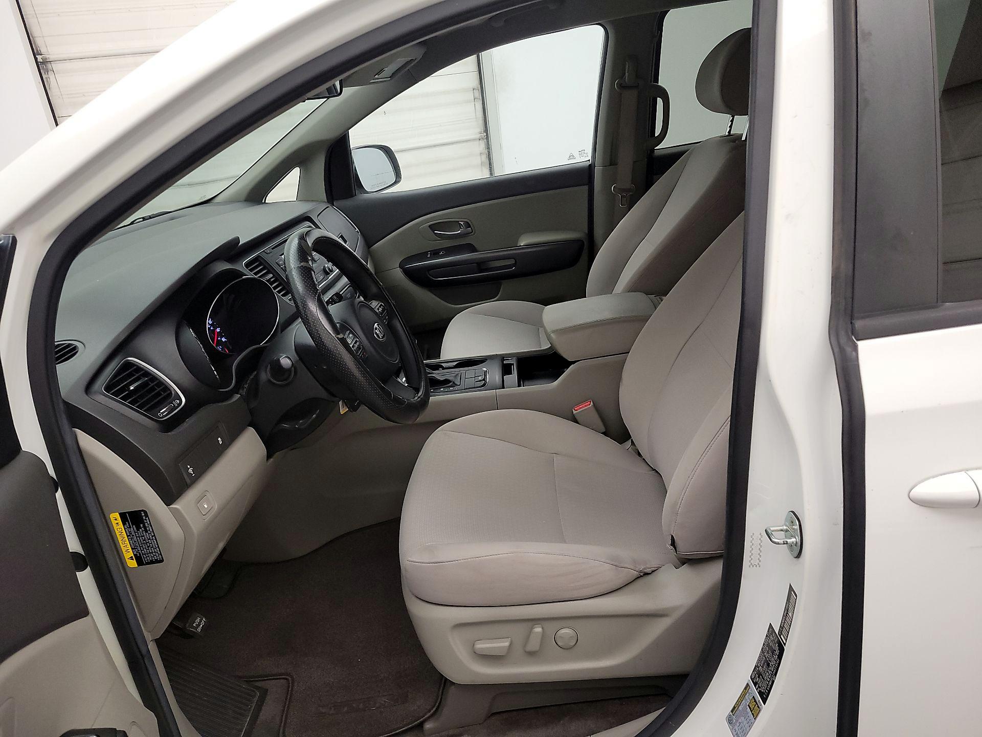 Thumbnail: 2017 Kia Sedona - 11