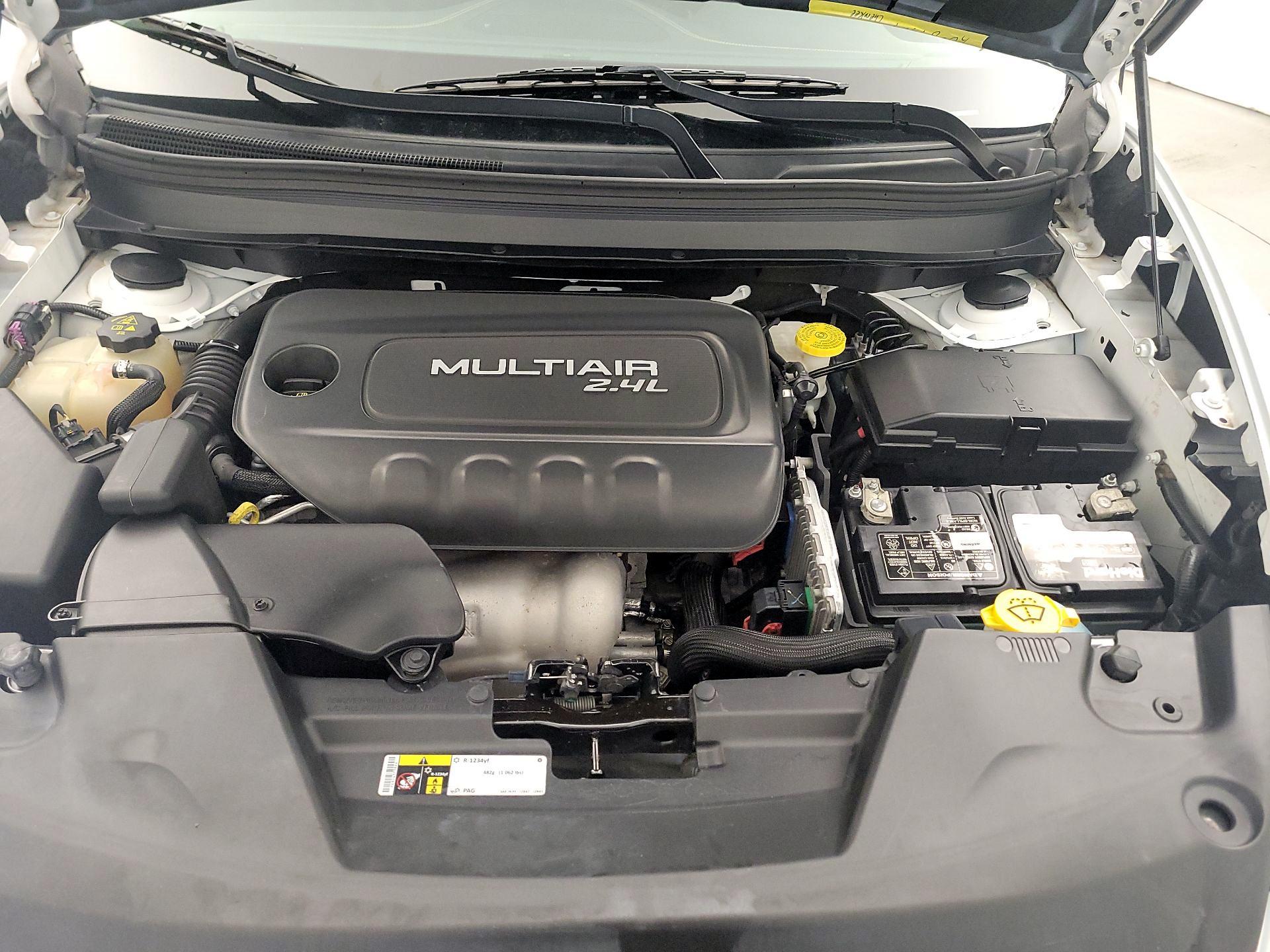 Thumbnail: 2018 Jeep Cherokee - 17