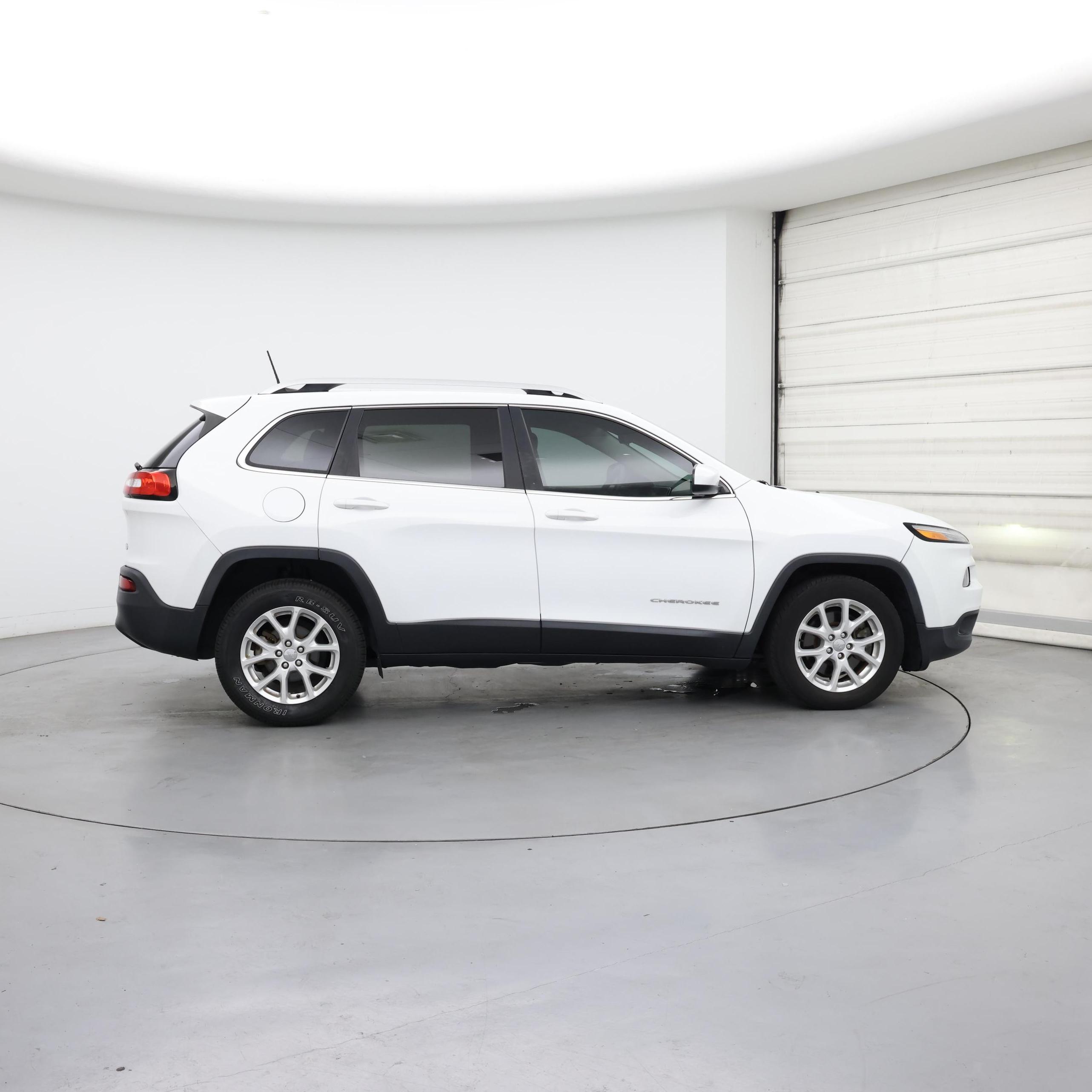 Thumbnail: 2018 Jeep Cherokee - 7