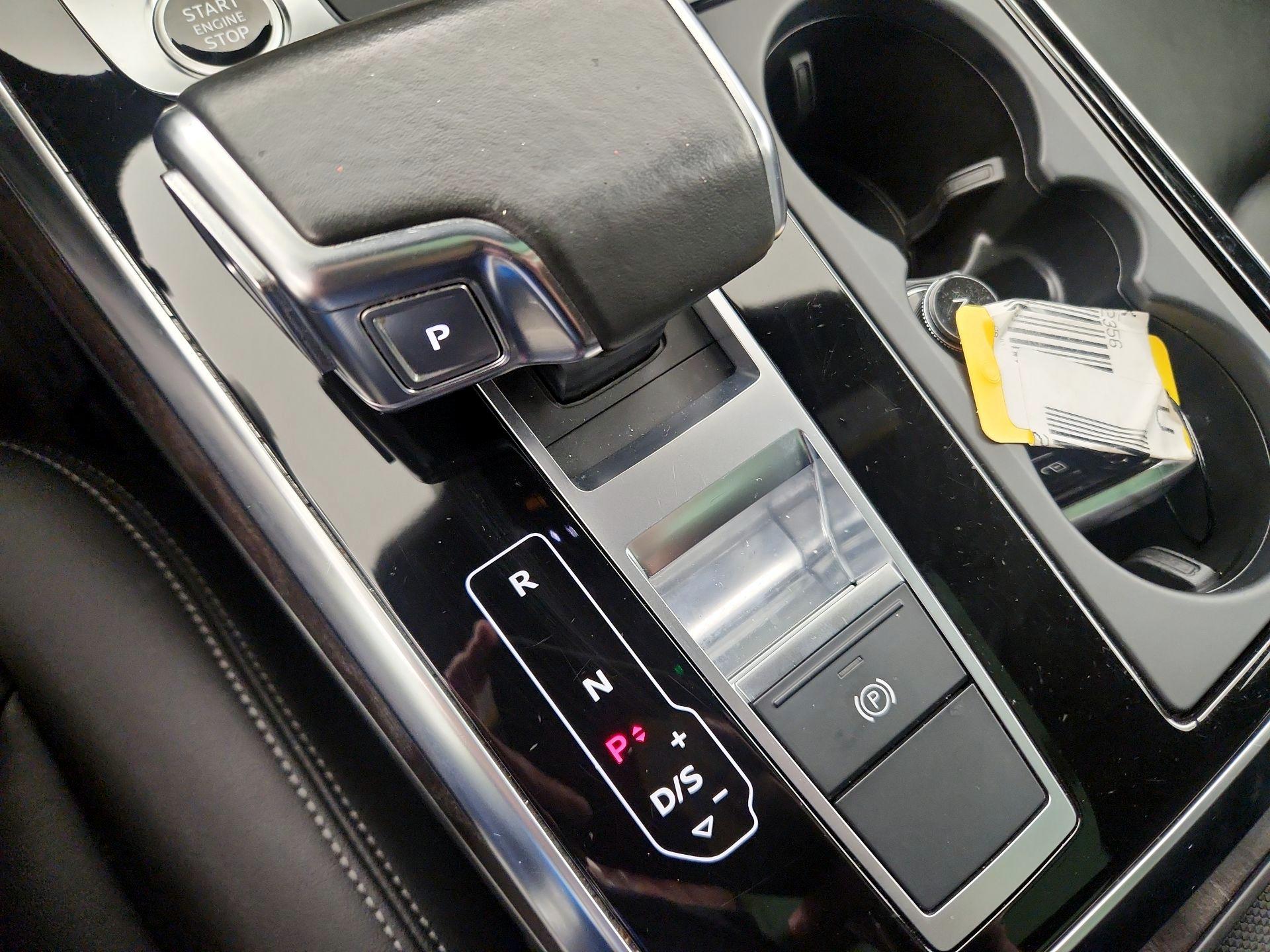 Thumbnail: 2021 Audi Q8 - 18