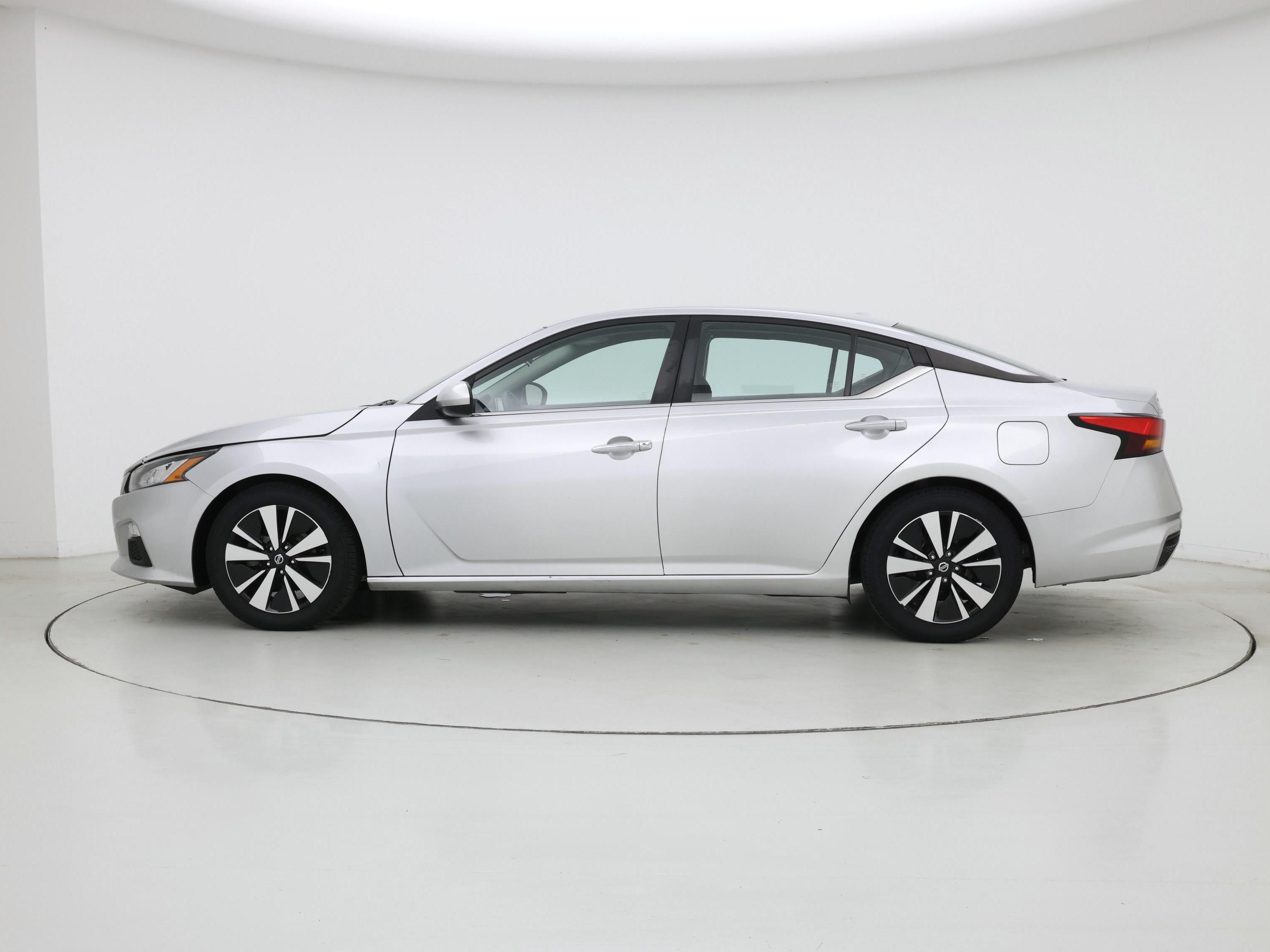 Thumbnail: 2022 Nissan Altima - 3