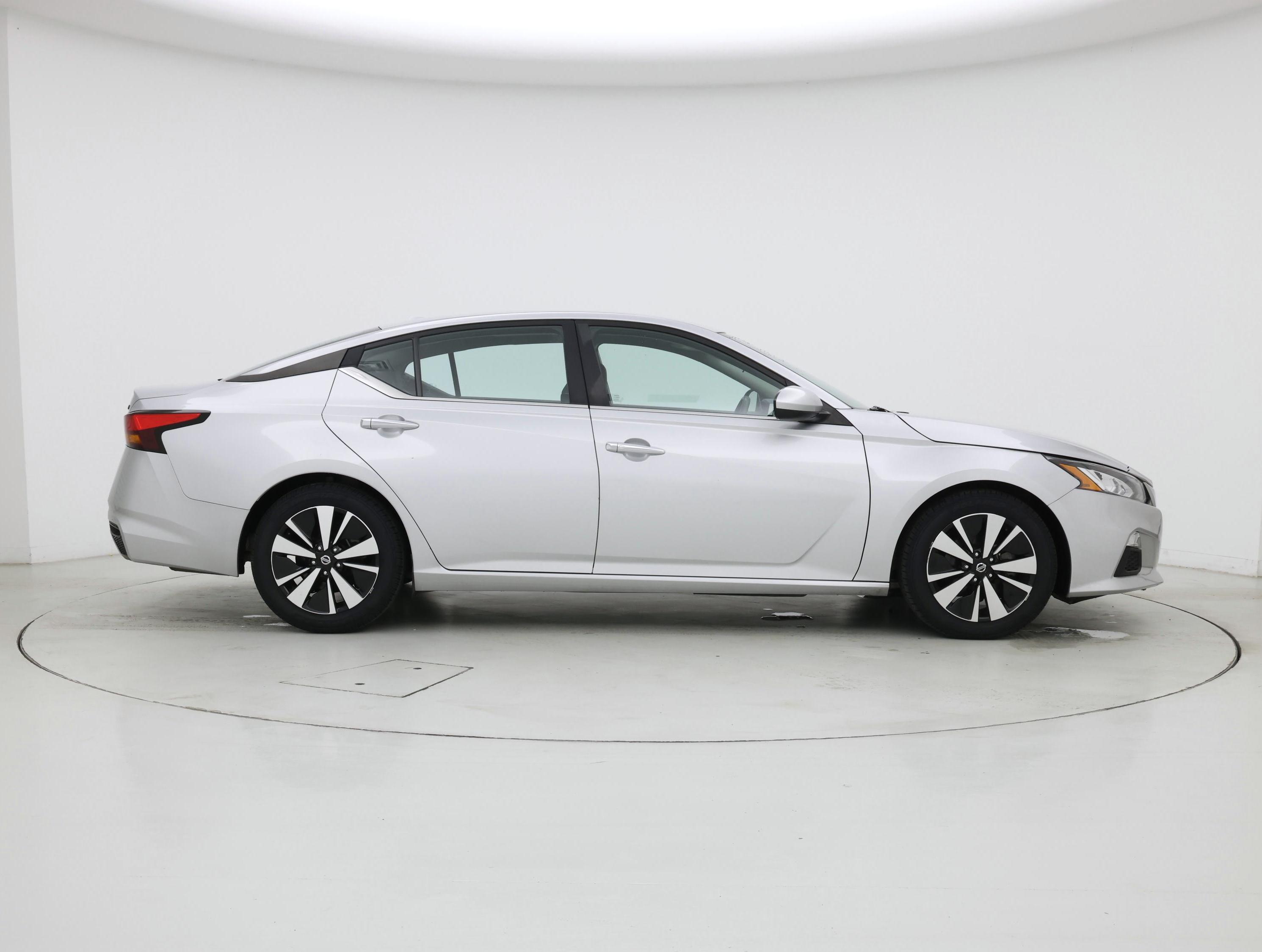 Thumbnail: 2022 Nissan Altima - 7