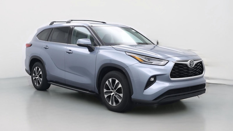 2022 Toyota Highlander XLE Hero Image