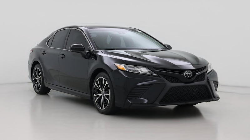 2018 Toyota Camry SE Hero Image