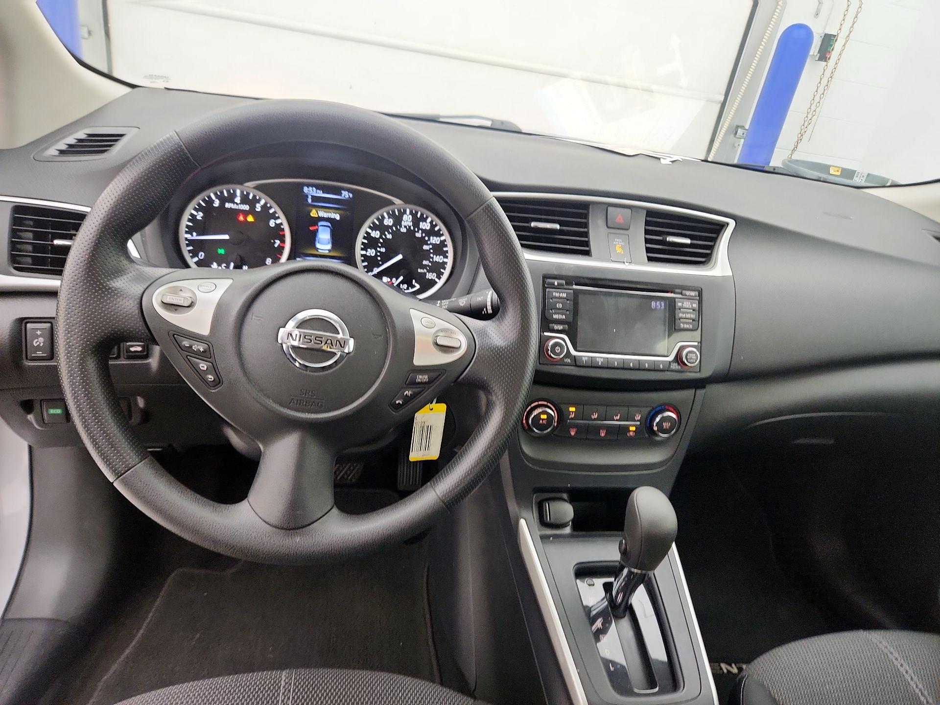 Thumbnail: 2018 Nissan Sentra - 9