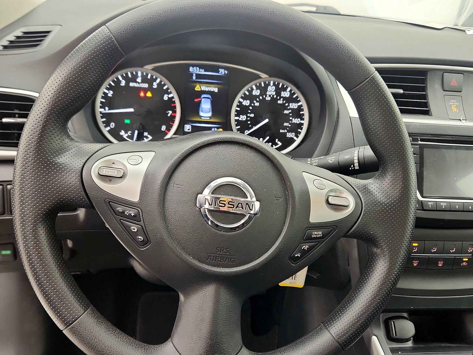 Thumbnail: 2018 Nissan Sentra - 10
