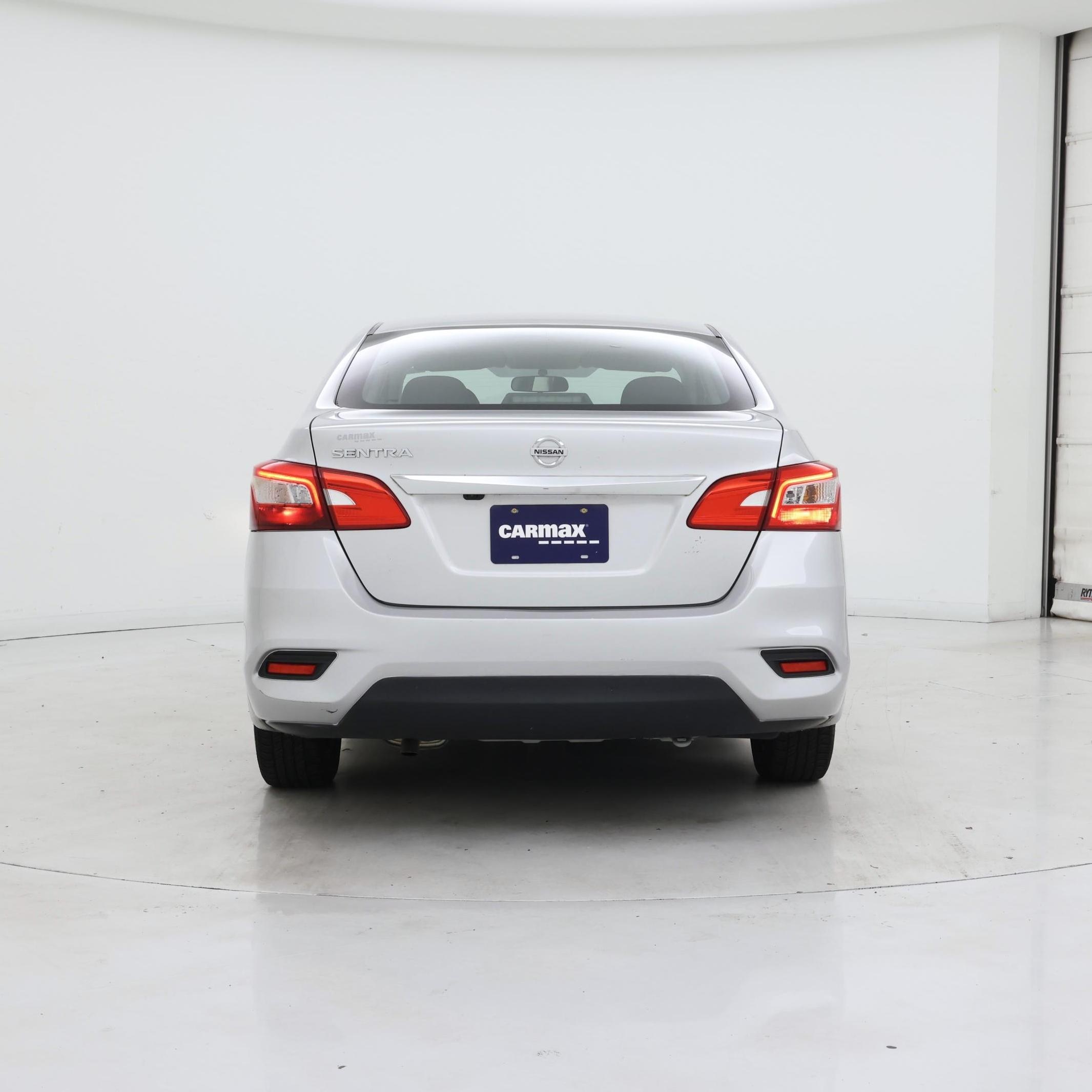 Thumbnail: 2018 Nissan Sentra - 6