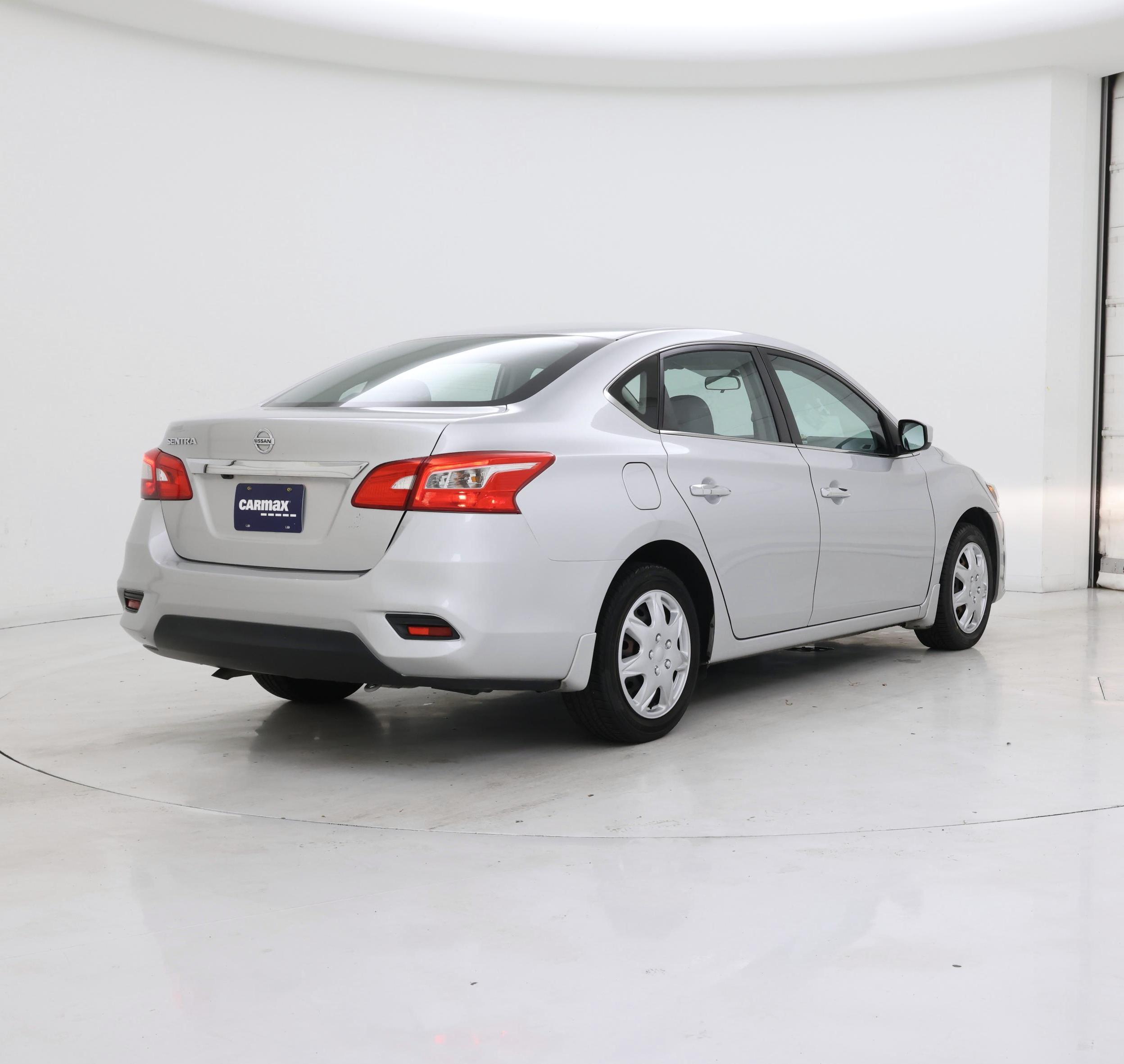 Thumbnail: 2018 Nissan Sentra - 8