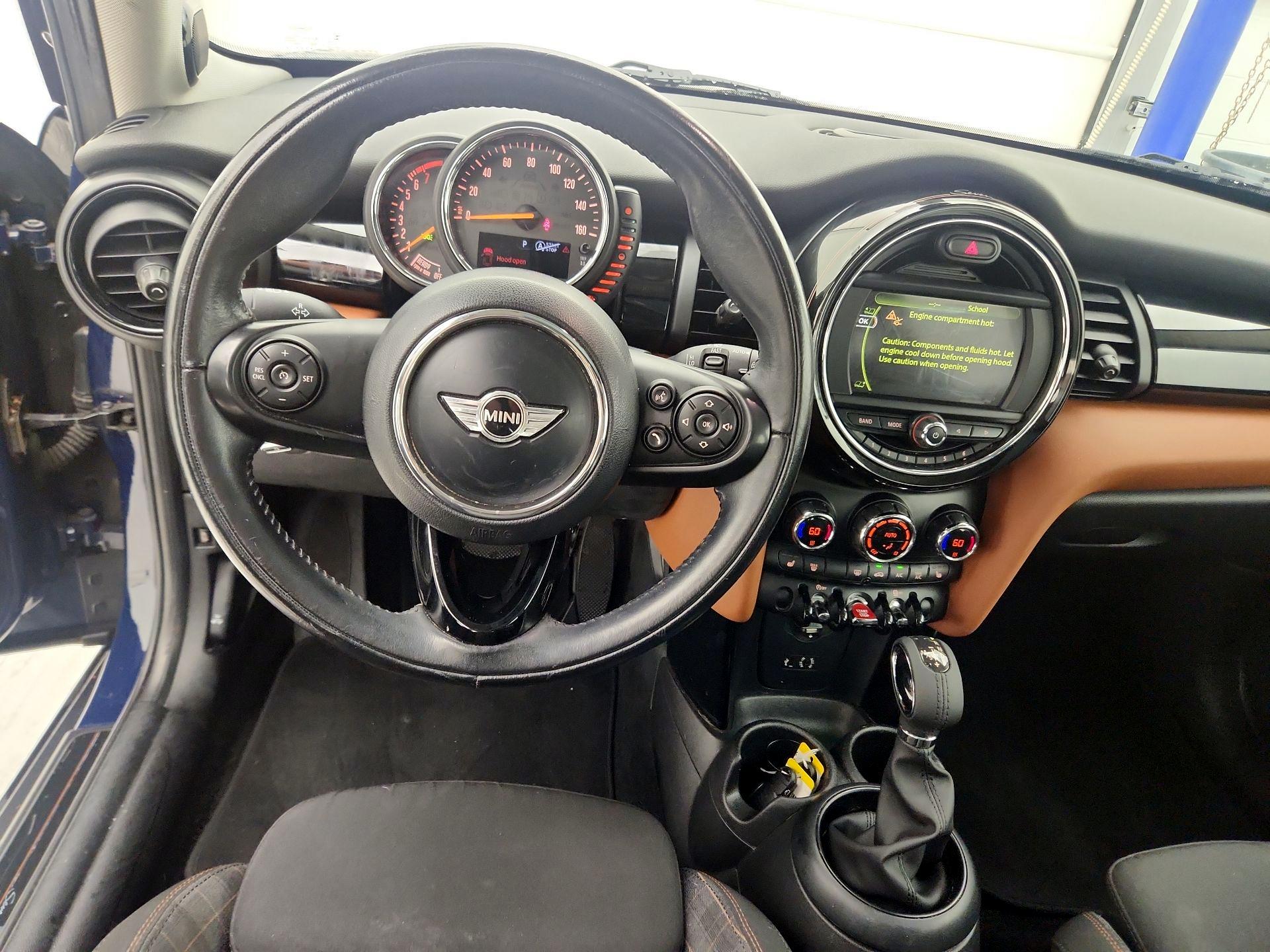 Thumbnail: 2017 MINI Cooper Hardtop - 9