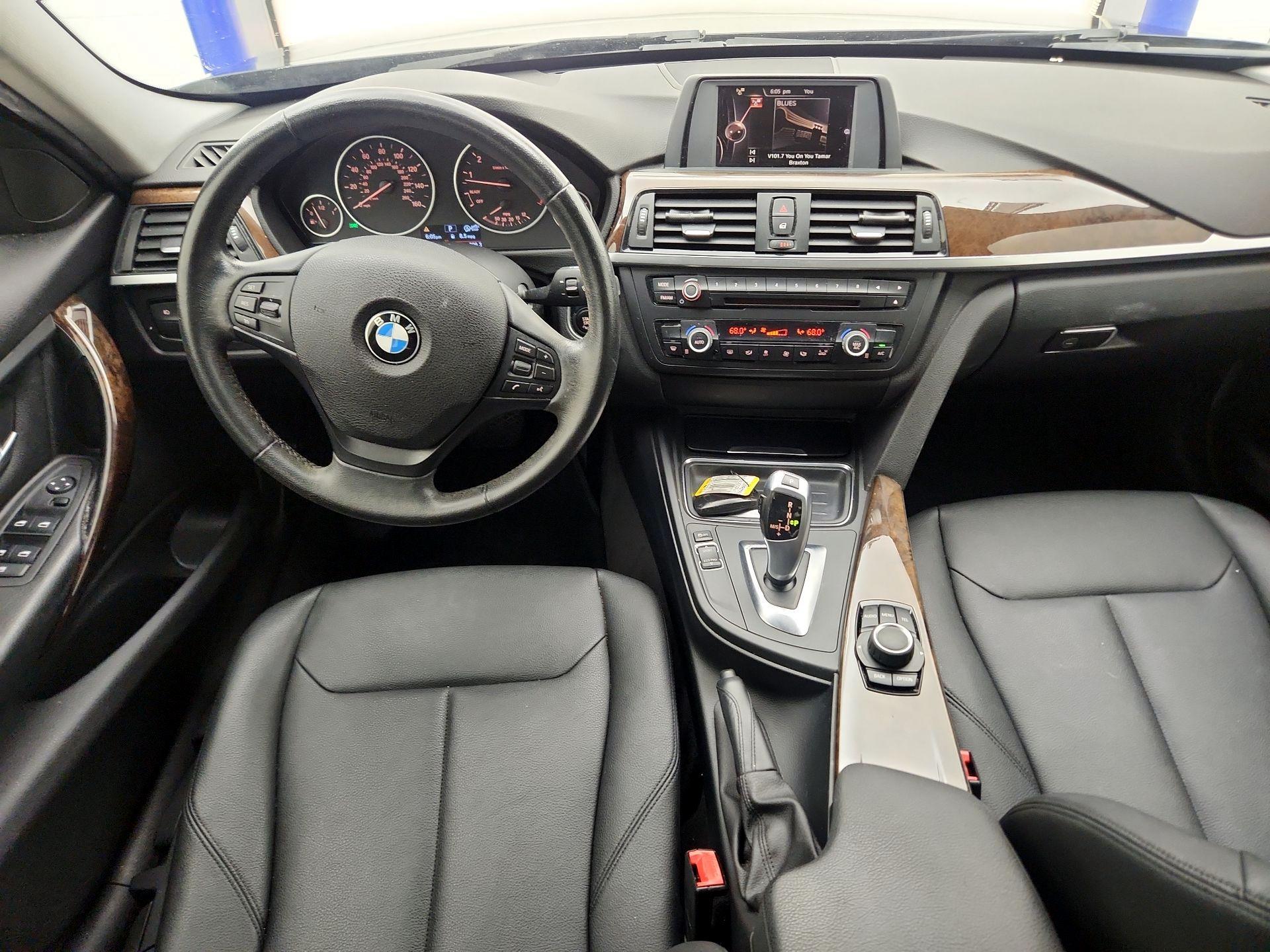 Thumbnail: 2015 BMW 3 Series - 9