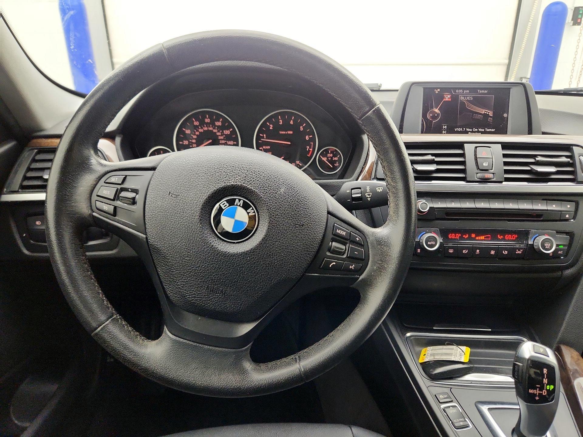 Thumbnail: 2015 BMW 3 Series - 10