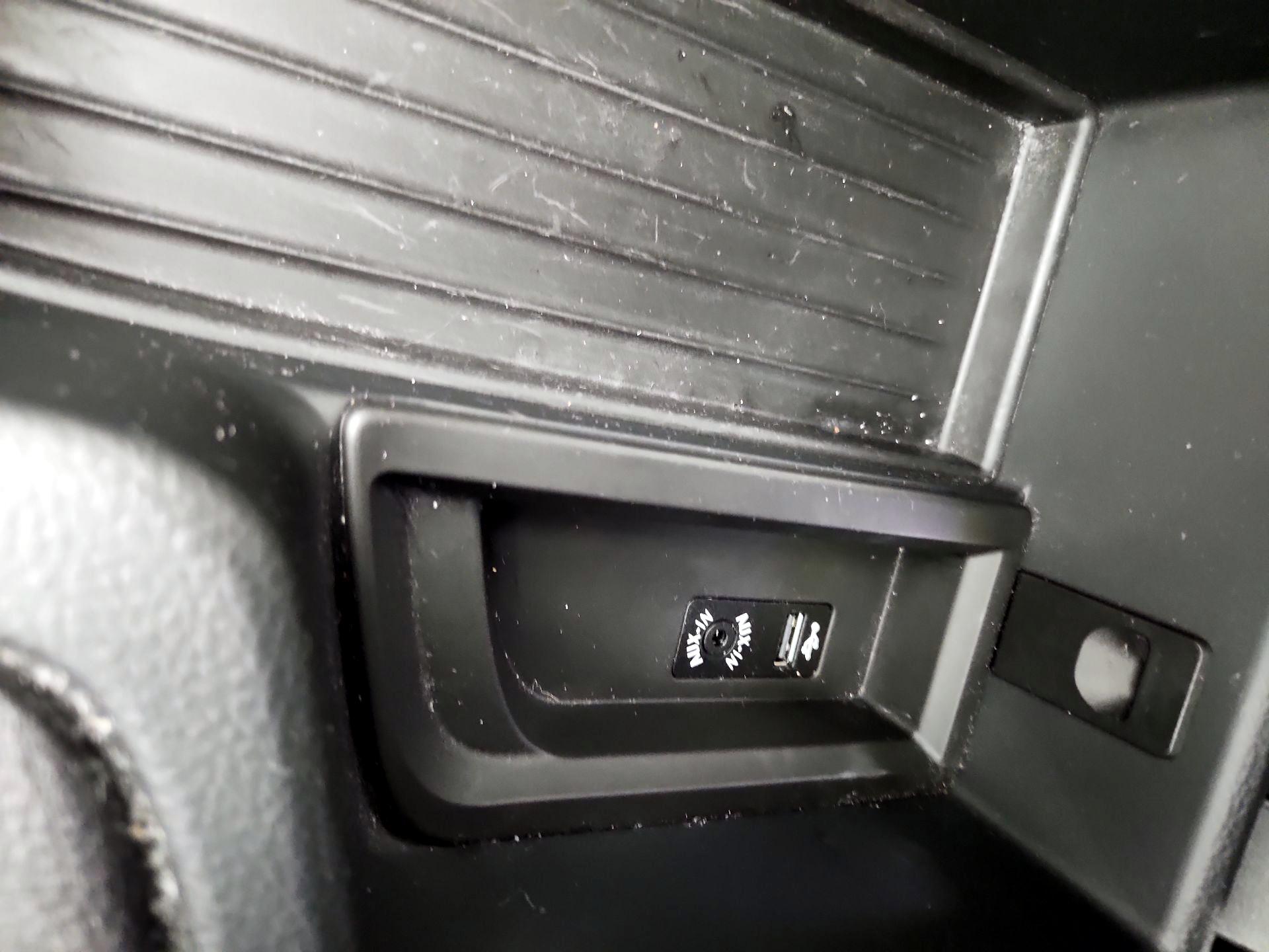 Thumbnail: 2015 BMW 3 Series - 17