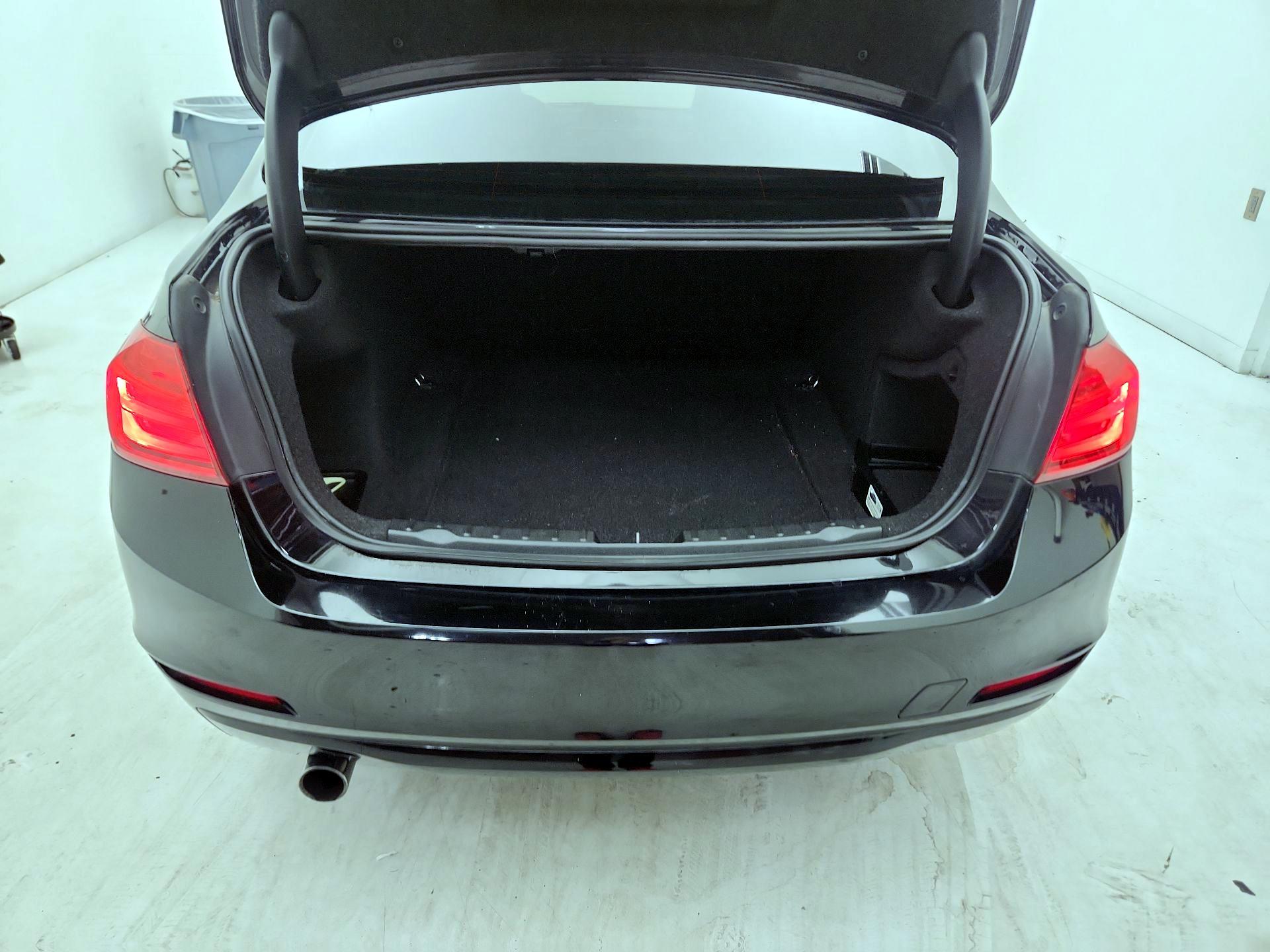 Thumbnail: 2015 BMW 3 Series - 19