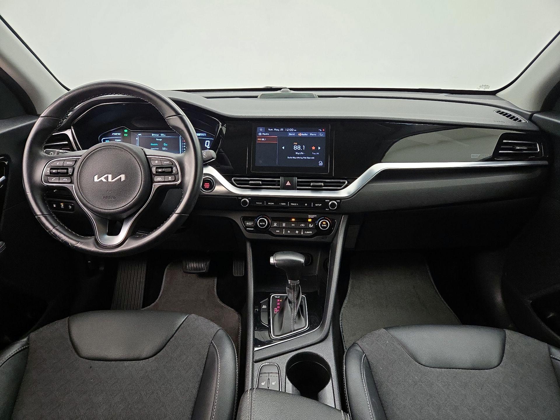 Thumbnail: 2022 Kia Niro - 9