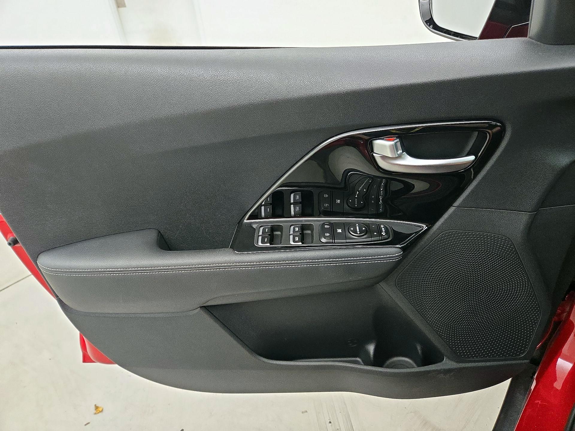 Thumbnail: 2022 Kia Niro - 12