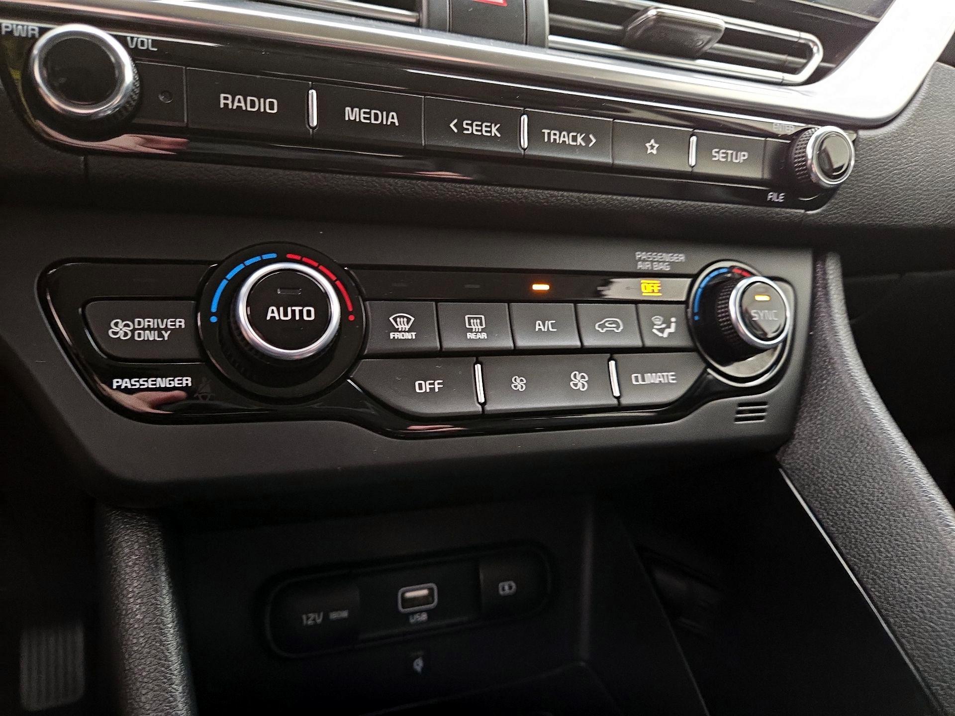 Thumbnail: 2022 Kia Niro - 16