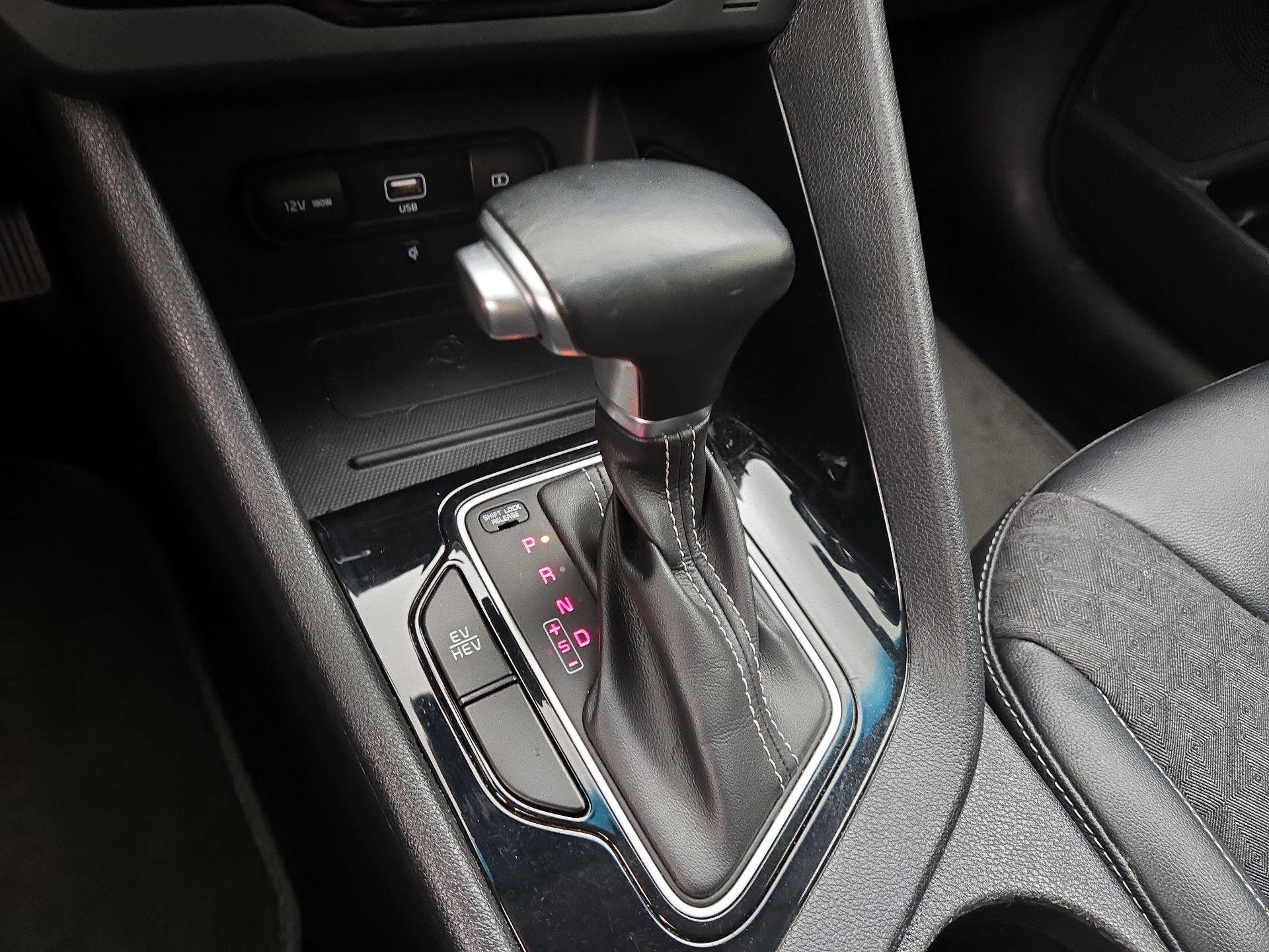 Thumbnail: 2022 Kia Niro - 17