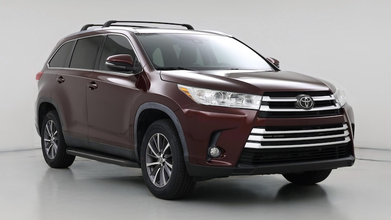 2019 Toyota Highlander XLE Hero Image