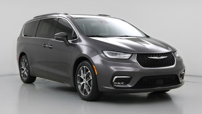 2022 Chrysler Pacifica Touring L Hero Image