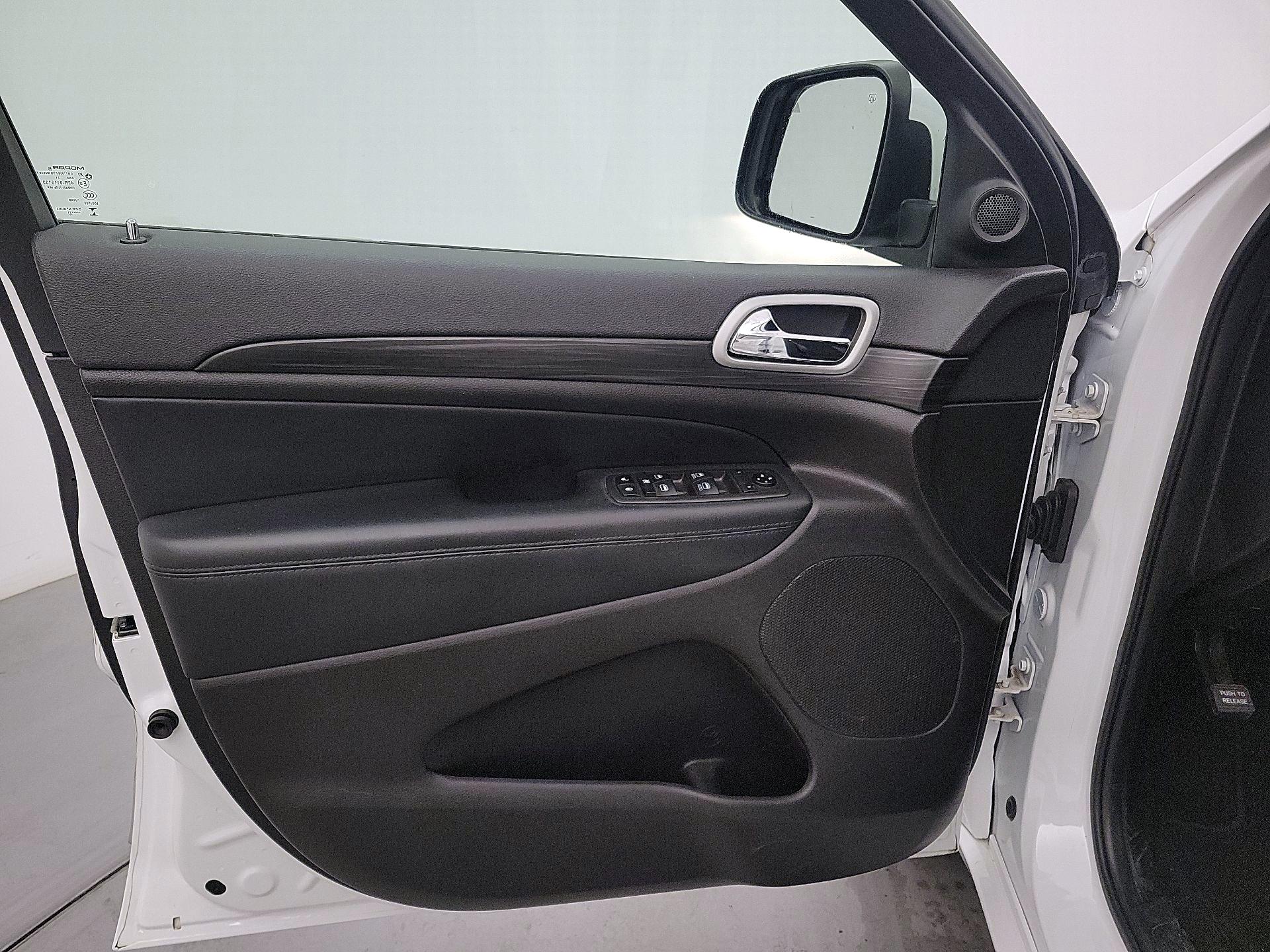 Thumbnail: 2021 Jeep Grand Cherokee - 12