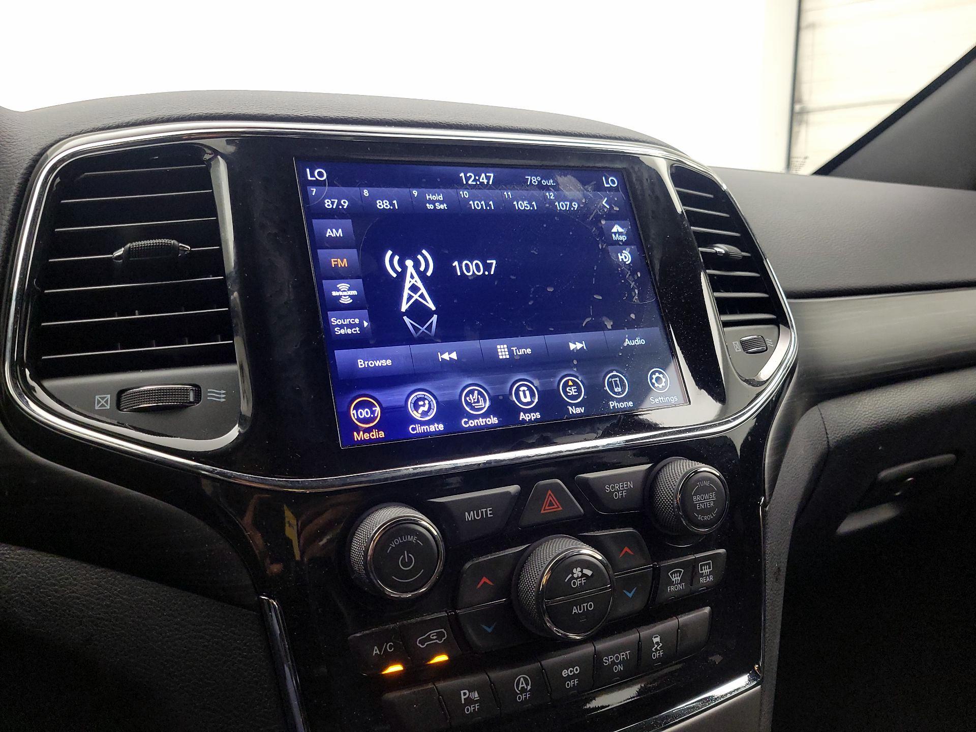 Thumbnail: 2021 Jeep Grand Cherokee - 16