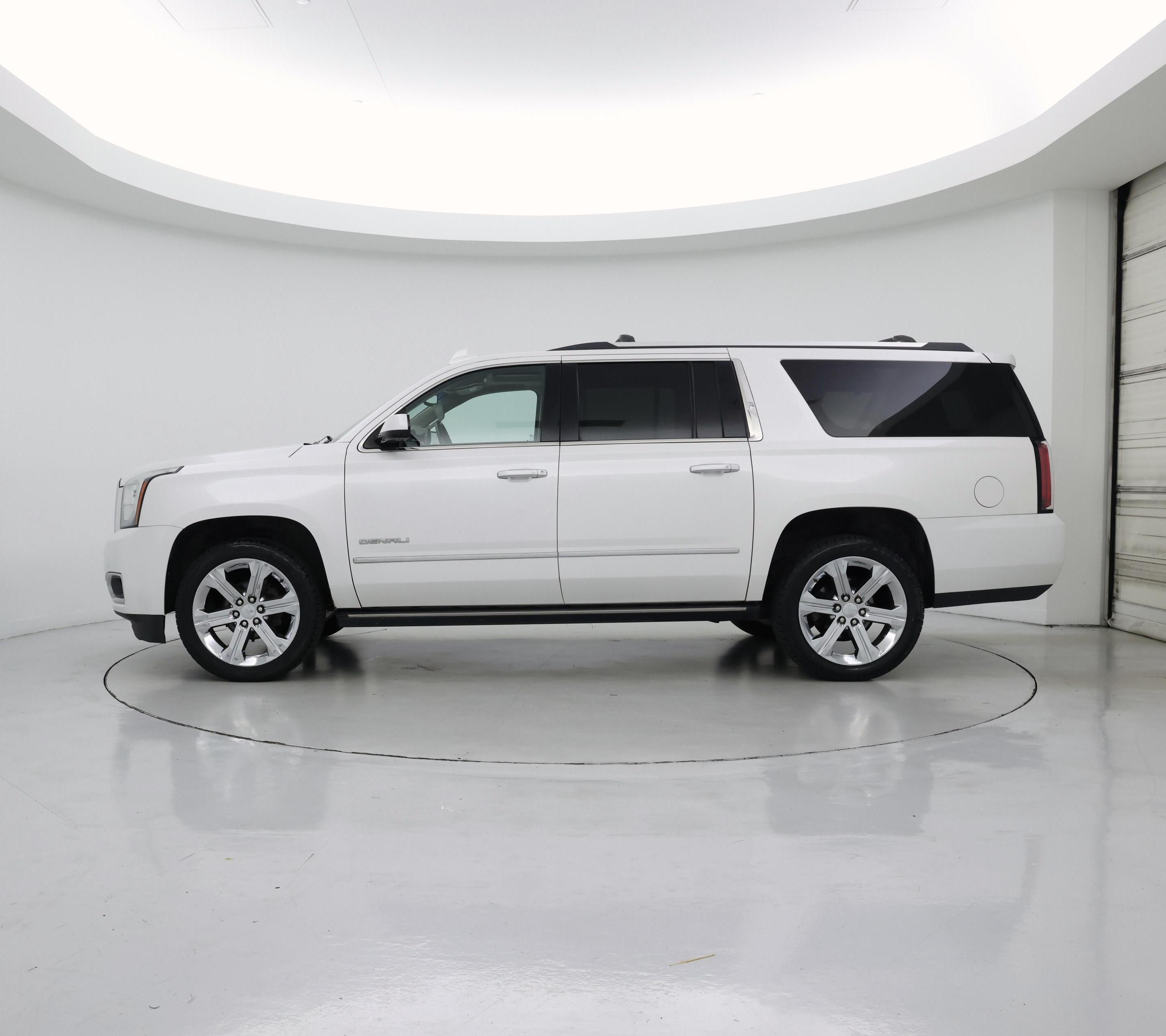 Thumbnail: 2019 GMC Yukon XL - 3