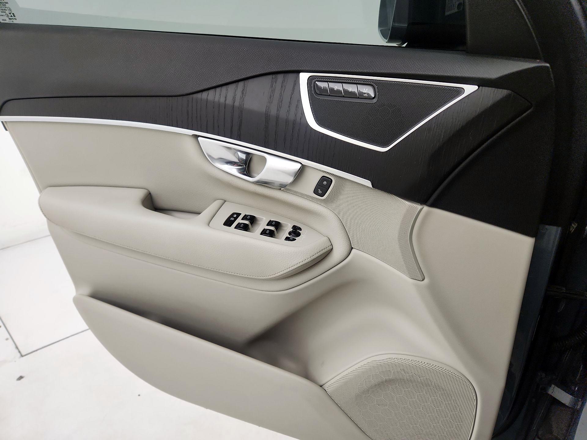 Thumbnail: 2020 Volvo XC90 - 12