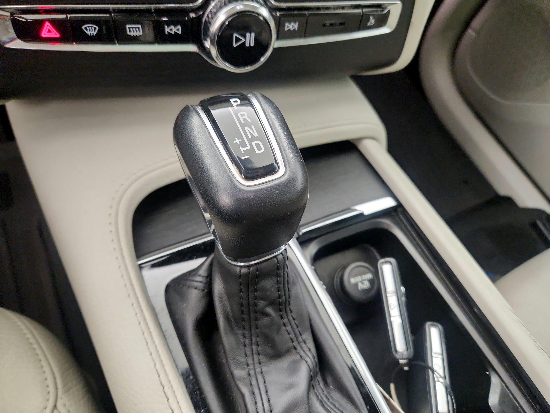 Thumbnail: 2020 Volvo XC90 - 18