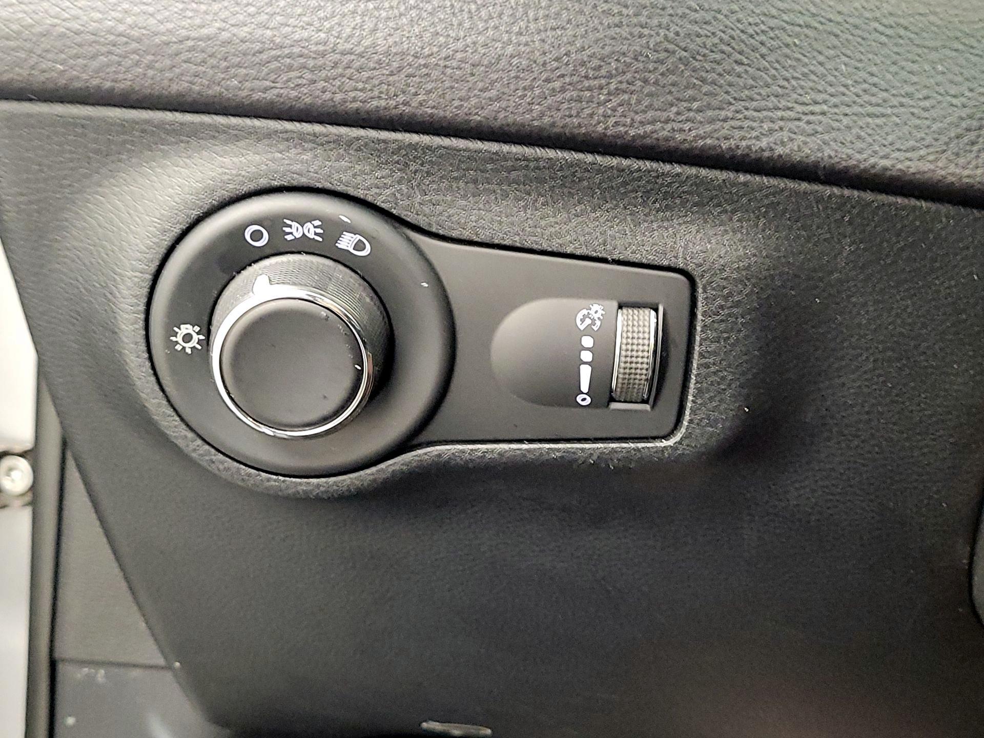 Thumbnail: 2018 Jeep Compass - 13