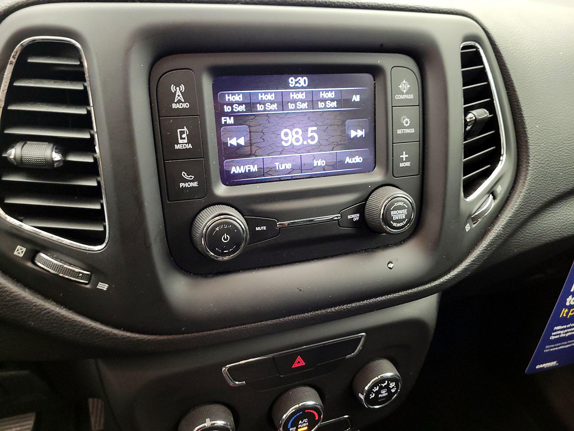 Thumbnail: 2018 Jeep Compass - 14
