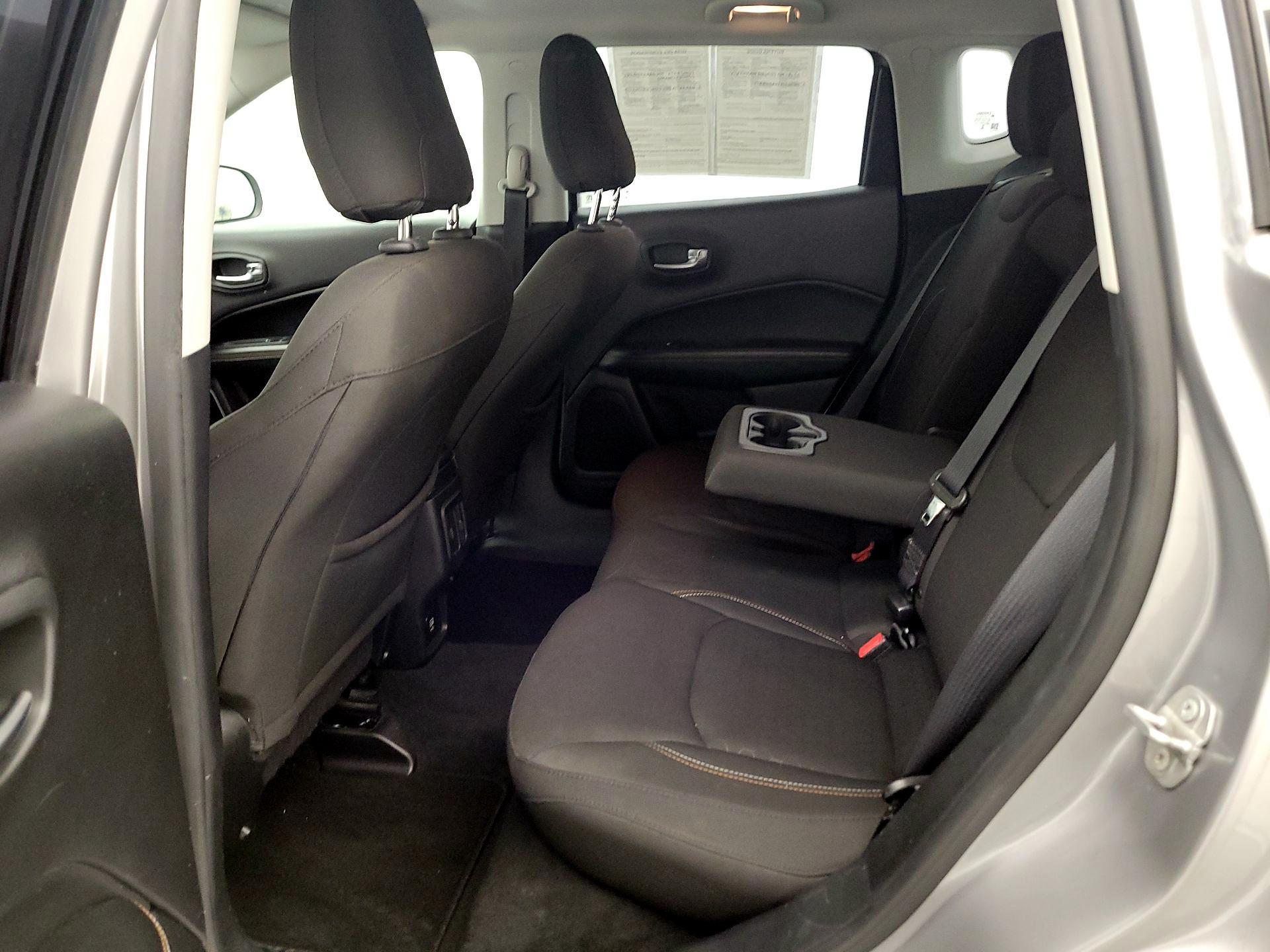 Thumbnail: 2018 Jeep Compass - 18