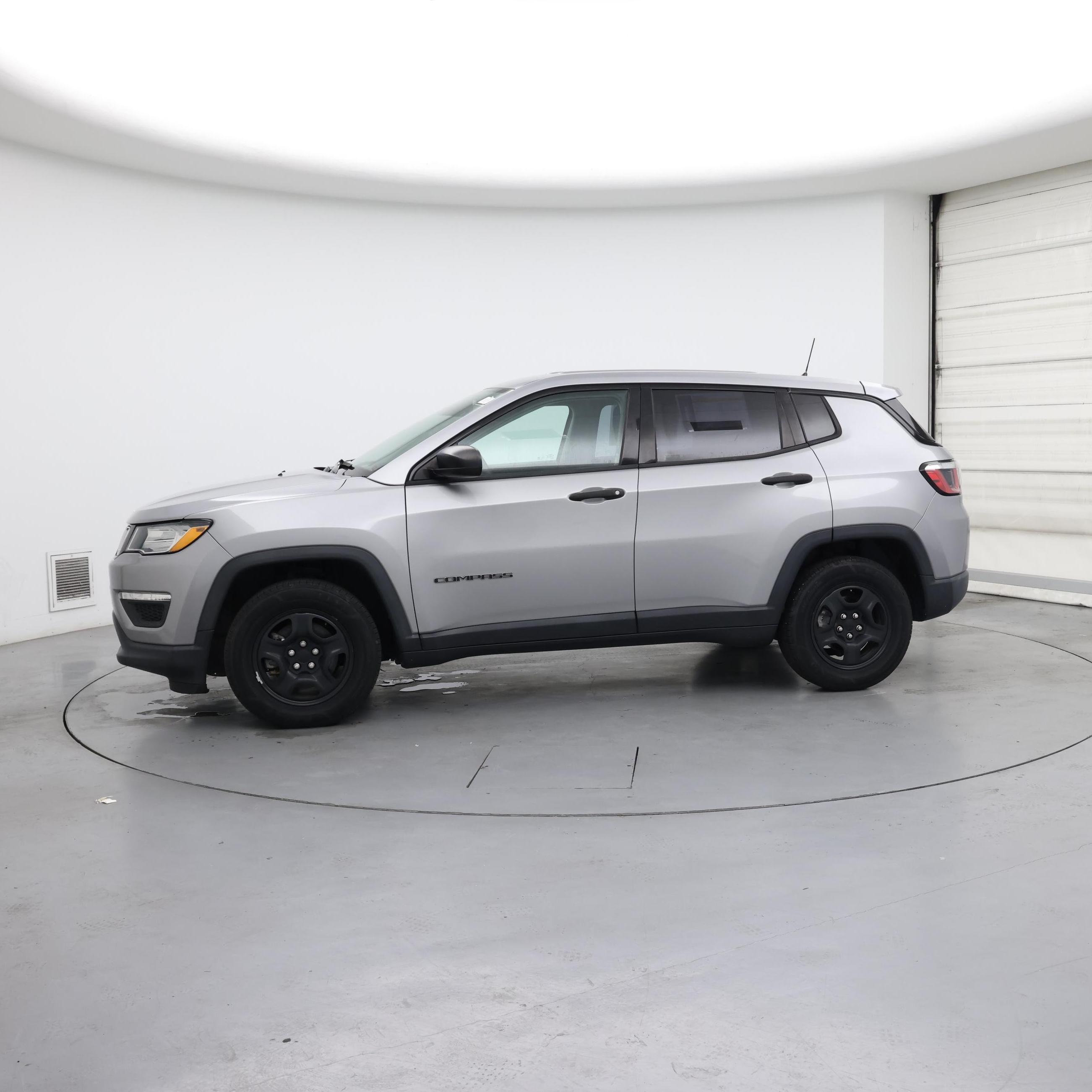 Thumbnail: 2018 Jeep Compass - 3