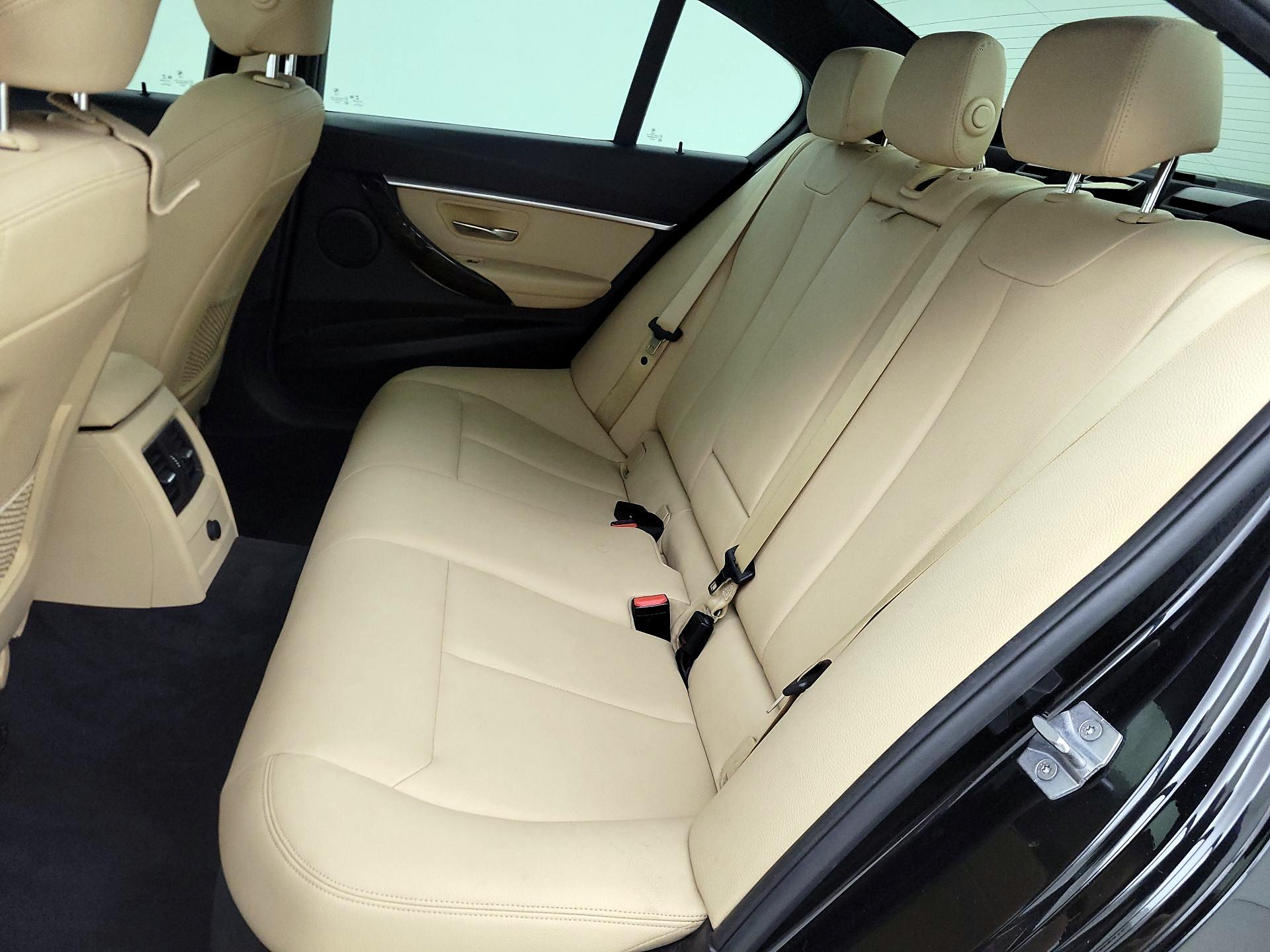 Thumbnail: 2017 BMW 3 Series - 20