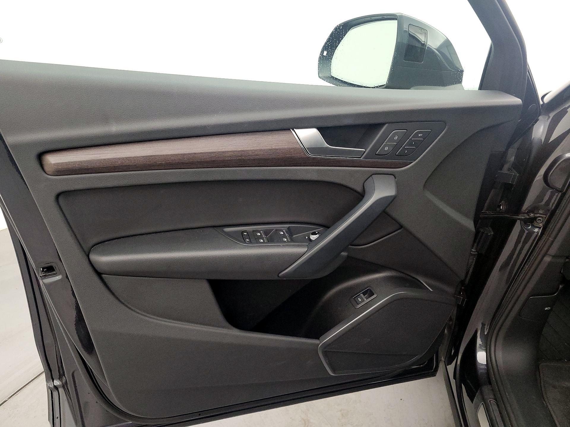 Thumbnail: 2021 Audi Q5 - 12