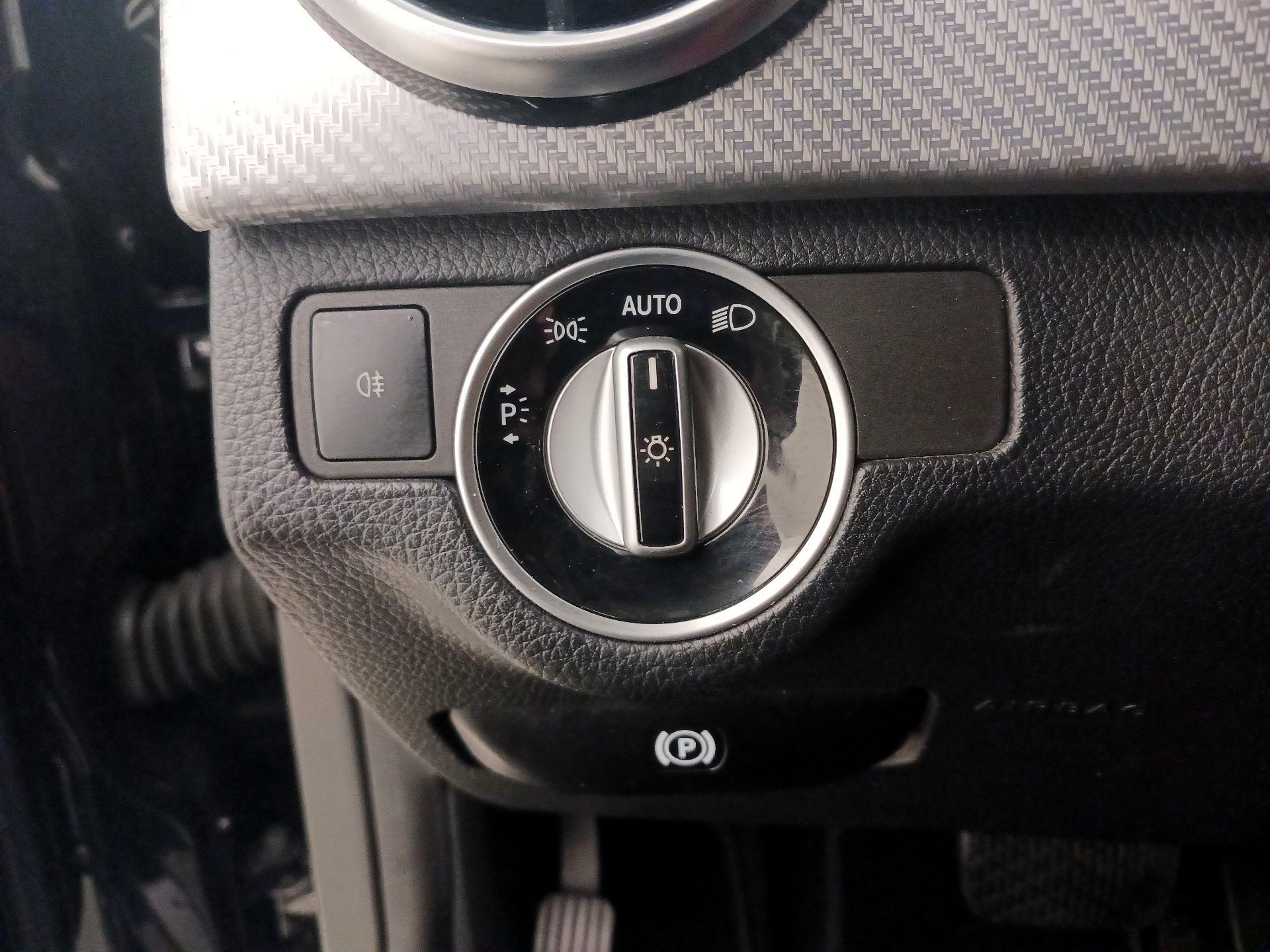 Thumbnail: 2014 Mercedes-Benz GLK - 11