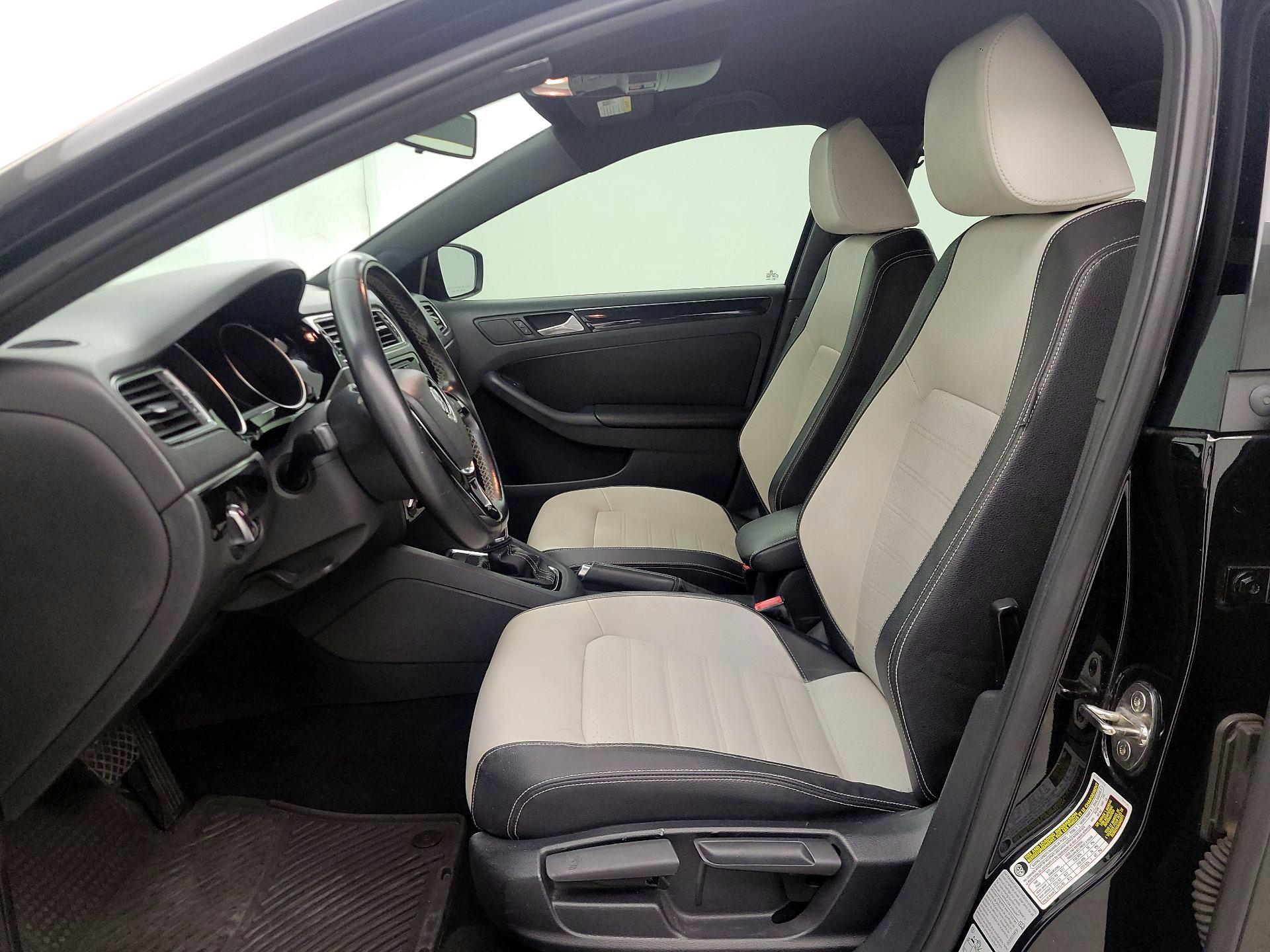 Thumbnail: 2015 Volkswagen Jetta - 11