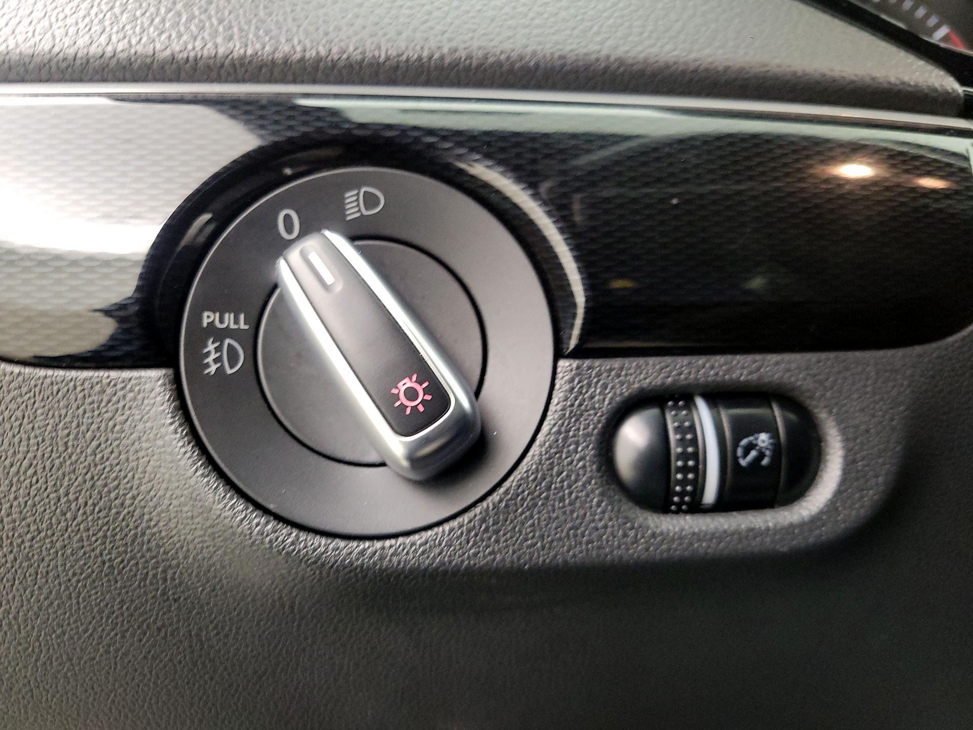 Thumbnail: 2015 Volkswagen Jetta - 13