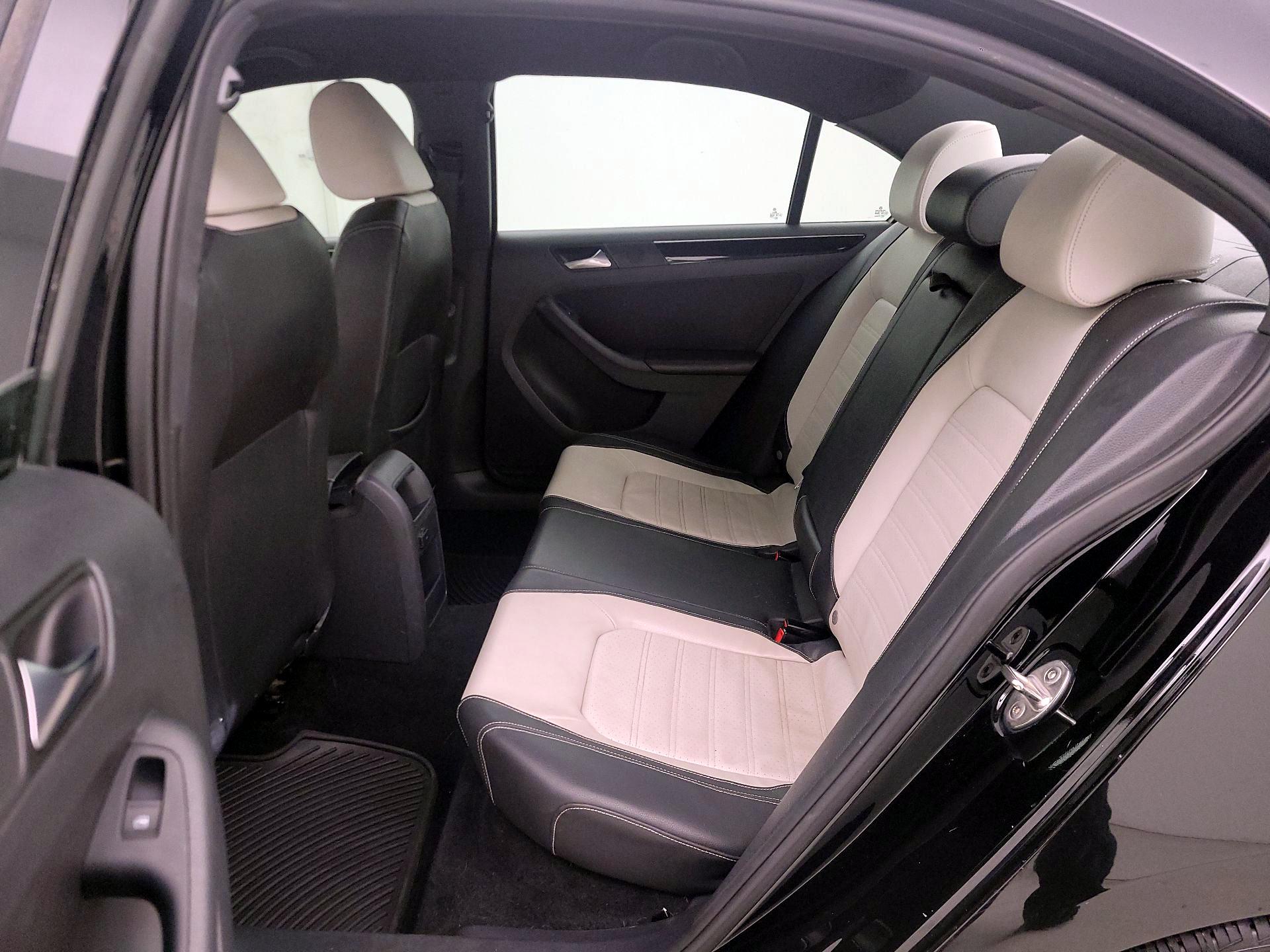 Thumbnail: 2015 Volkswagen Jetta - 19