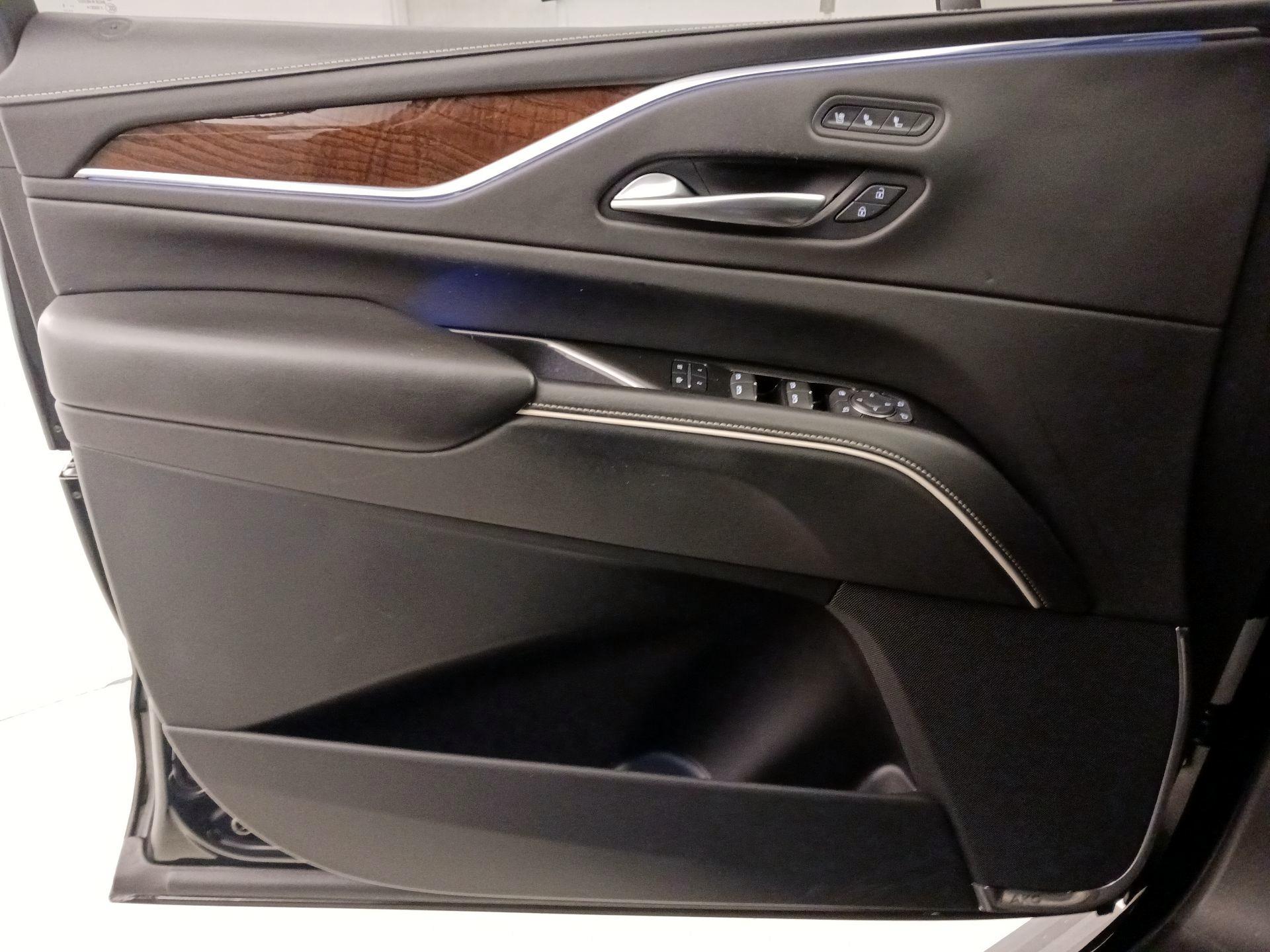 Thumbnail: 2021 Cadillac Escalade - 12