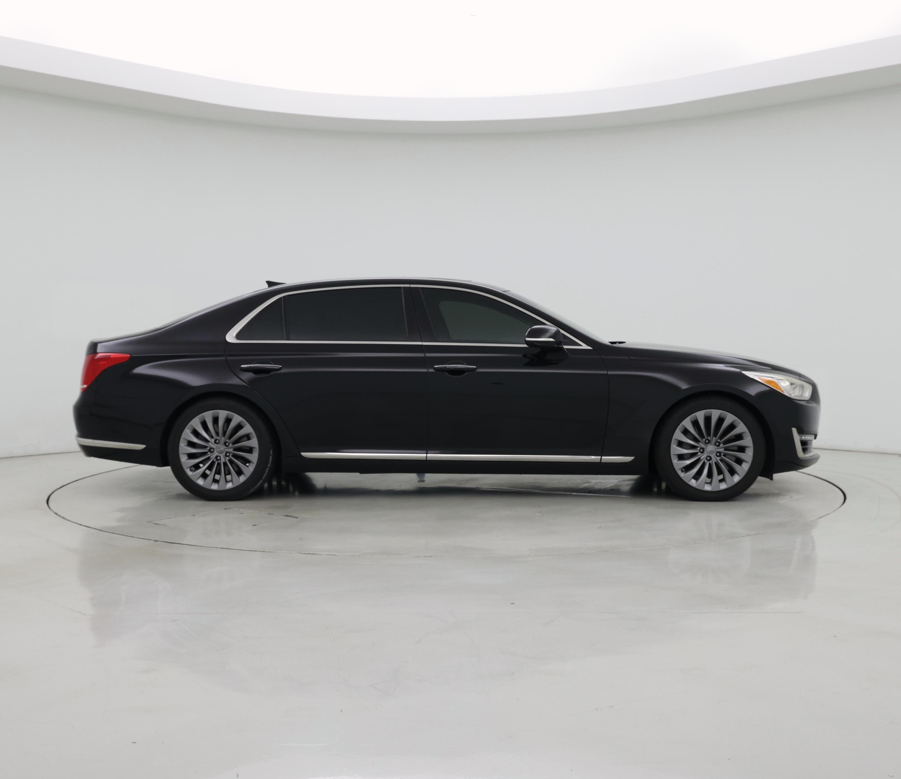 Thumbnail: 2017 Genesis G90 - 7