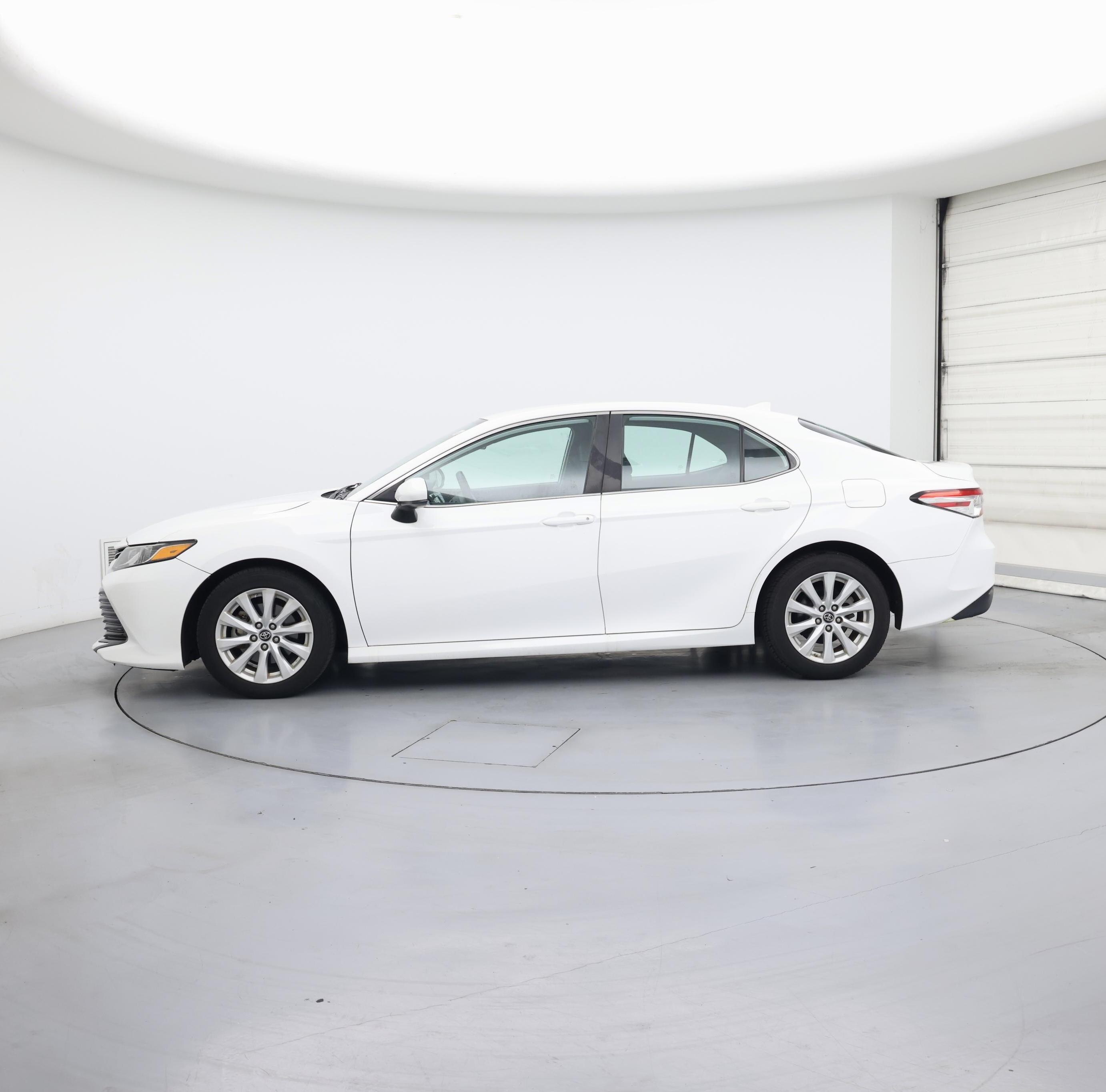 Thumbnail: 2019 Toyota Camry - 3