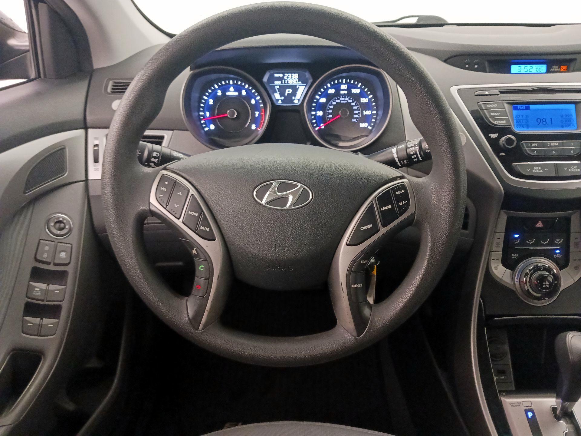 Thumbnail: 2013 Hyundai Elantra - 10