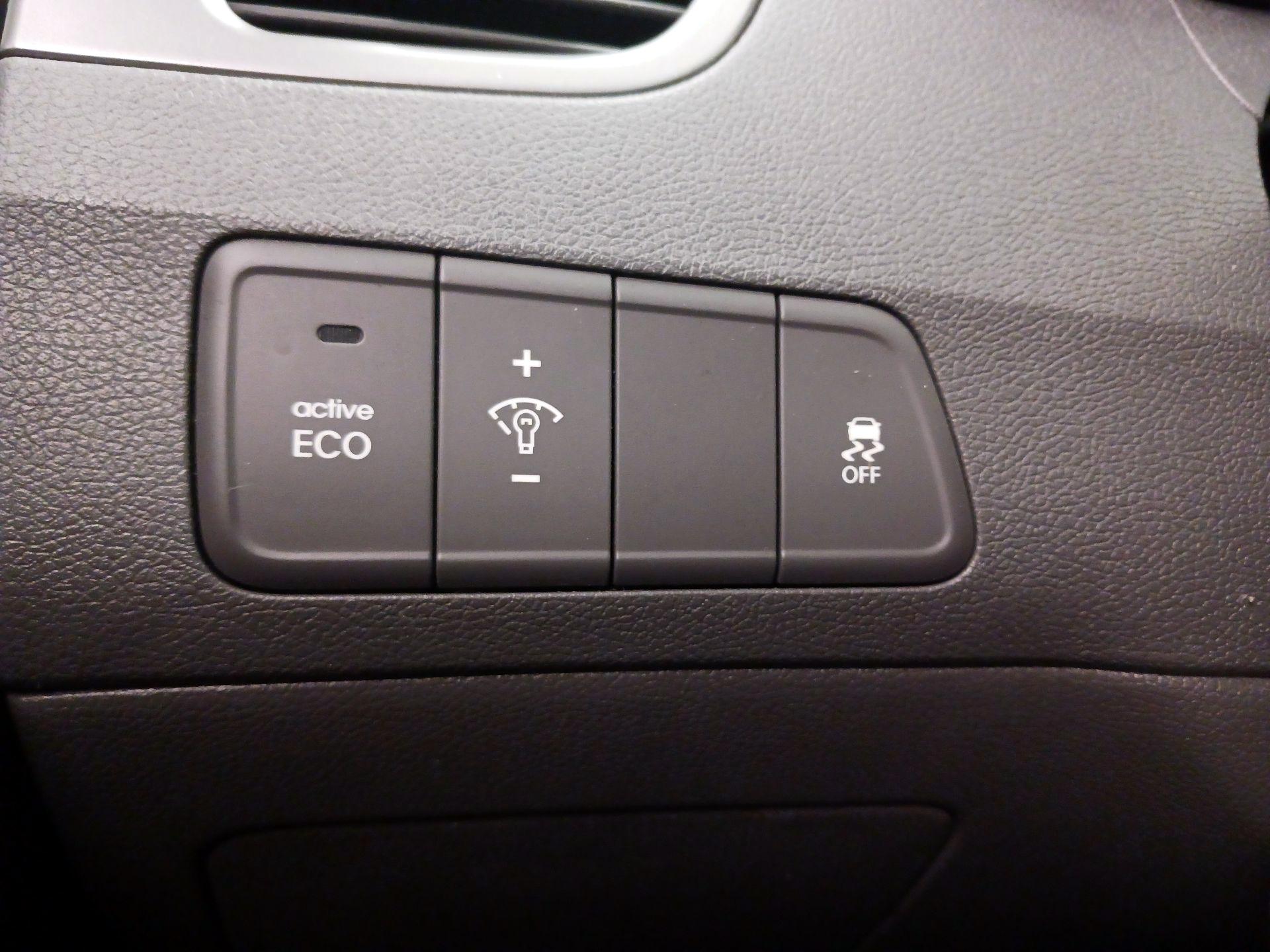 Thumbnail: 2013 Hyundai Elantra - 13